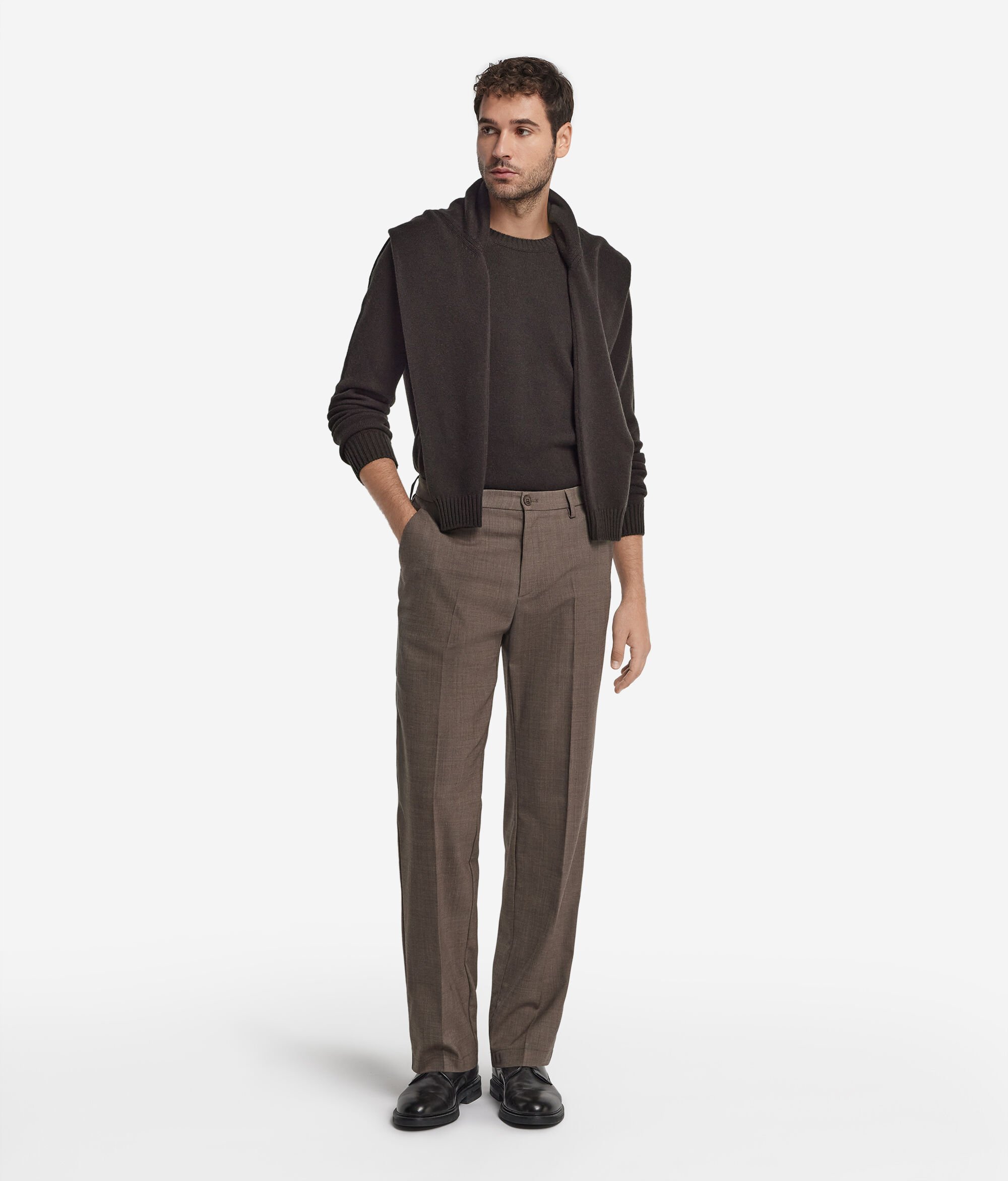 Pulover s okruglim izrezom od ultramekog kašmira