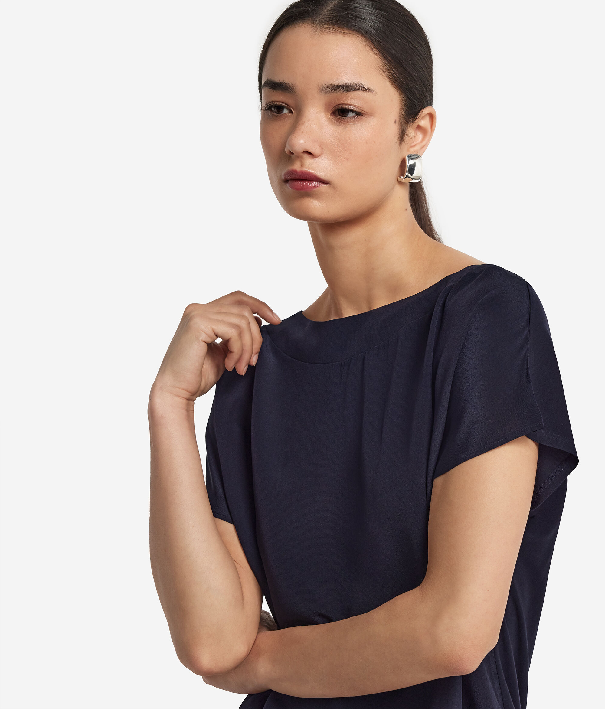 Tricou cu decolteu bărcuță din mătase și modal