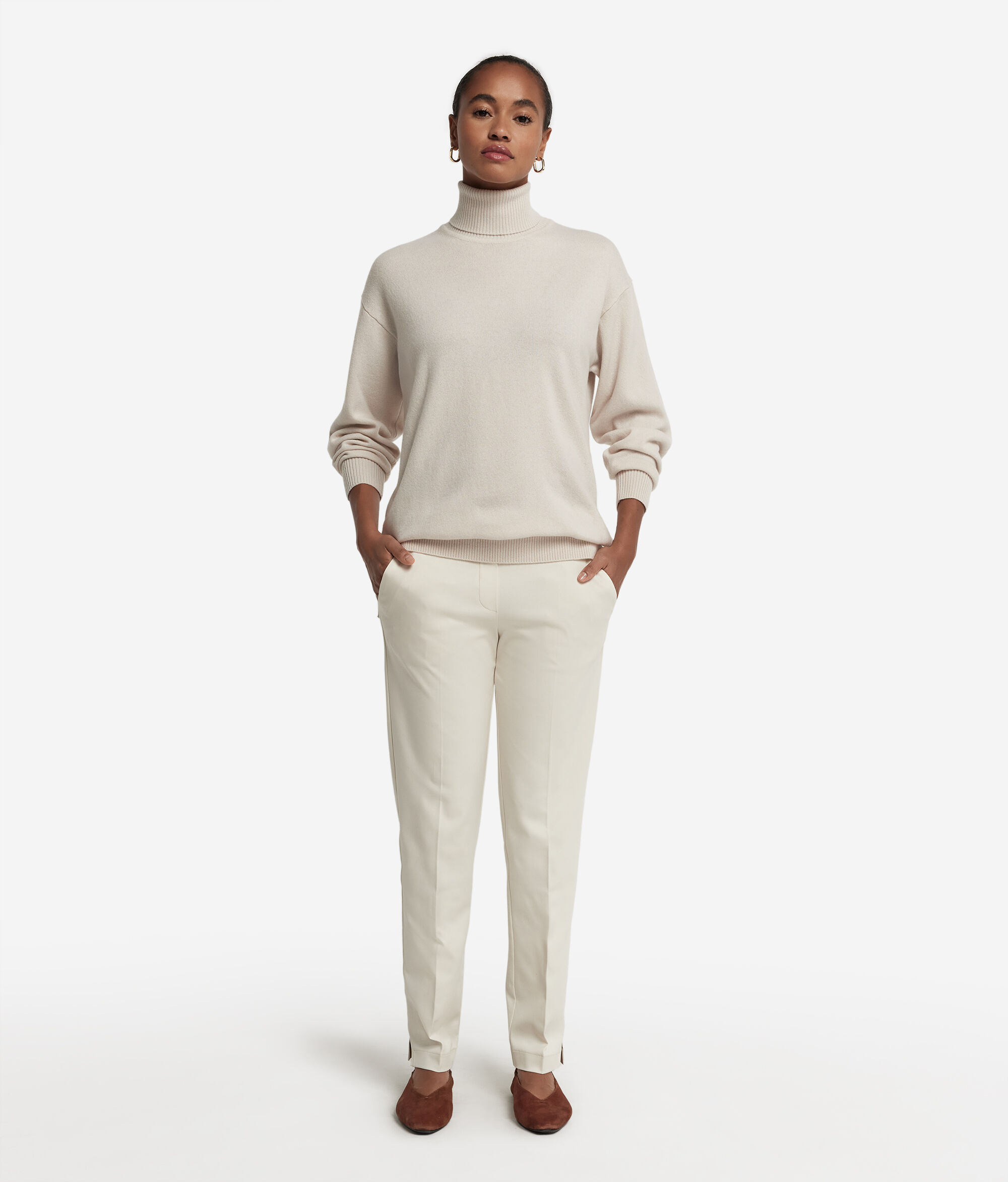 Rollkragenpullover aus Kaschmir Ultrasoft mit Schlitzen