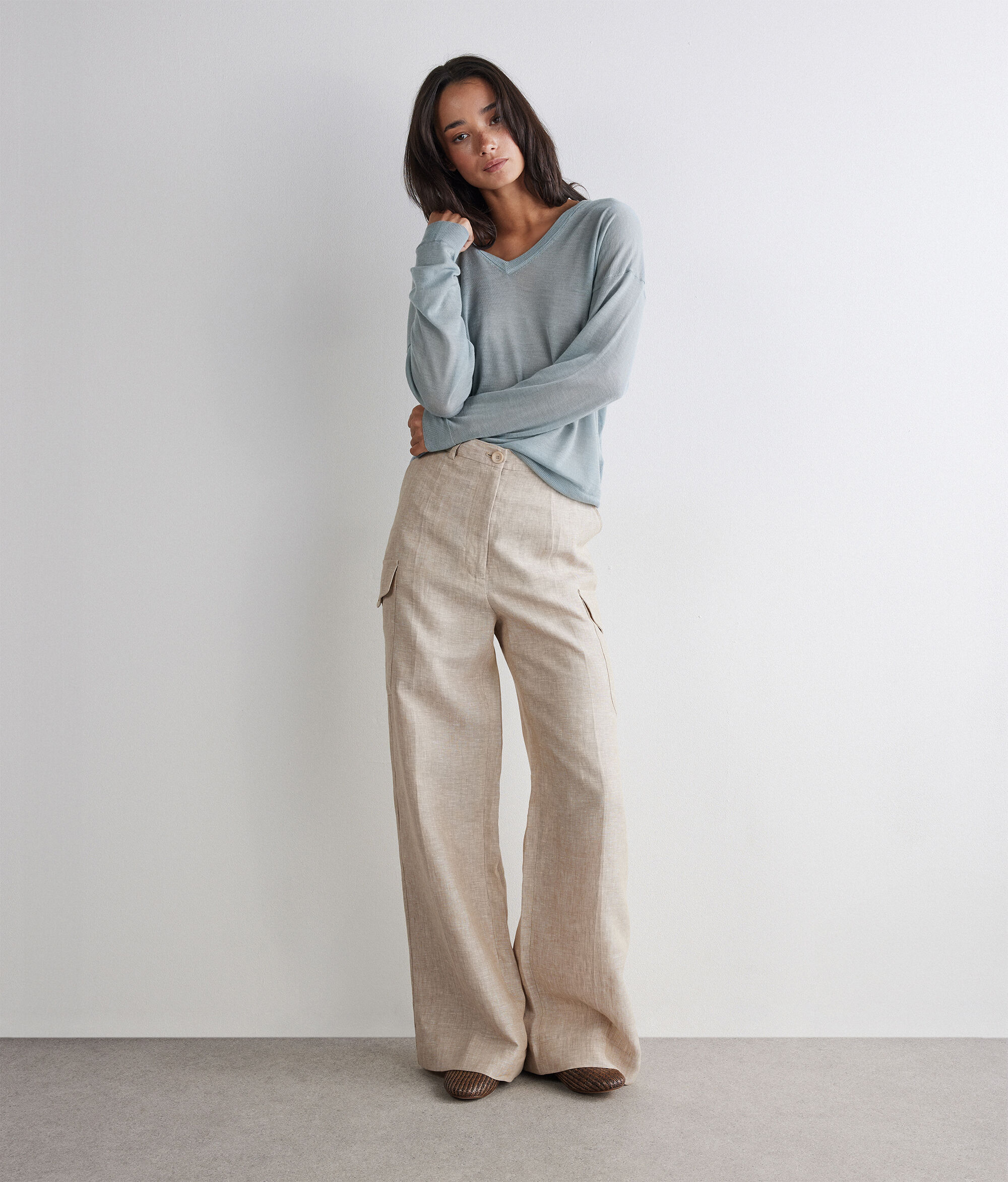 Maglia scollo a V in Cashmere Airfine