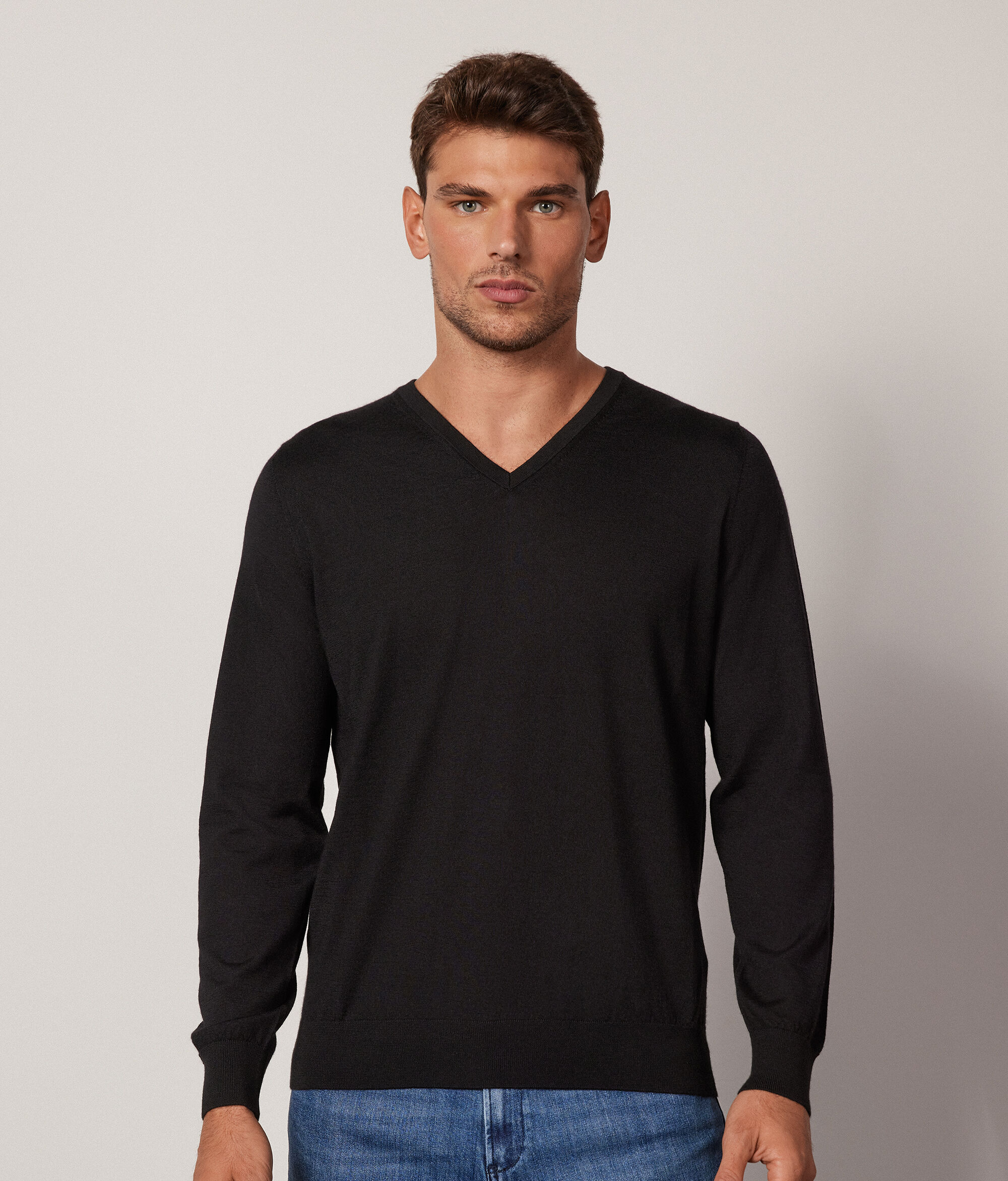 Pull homme en cachemire ultra-fin à col en V