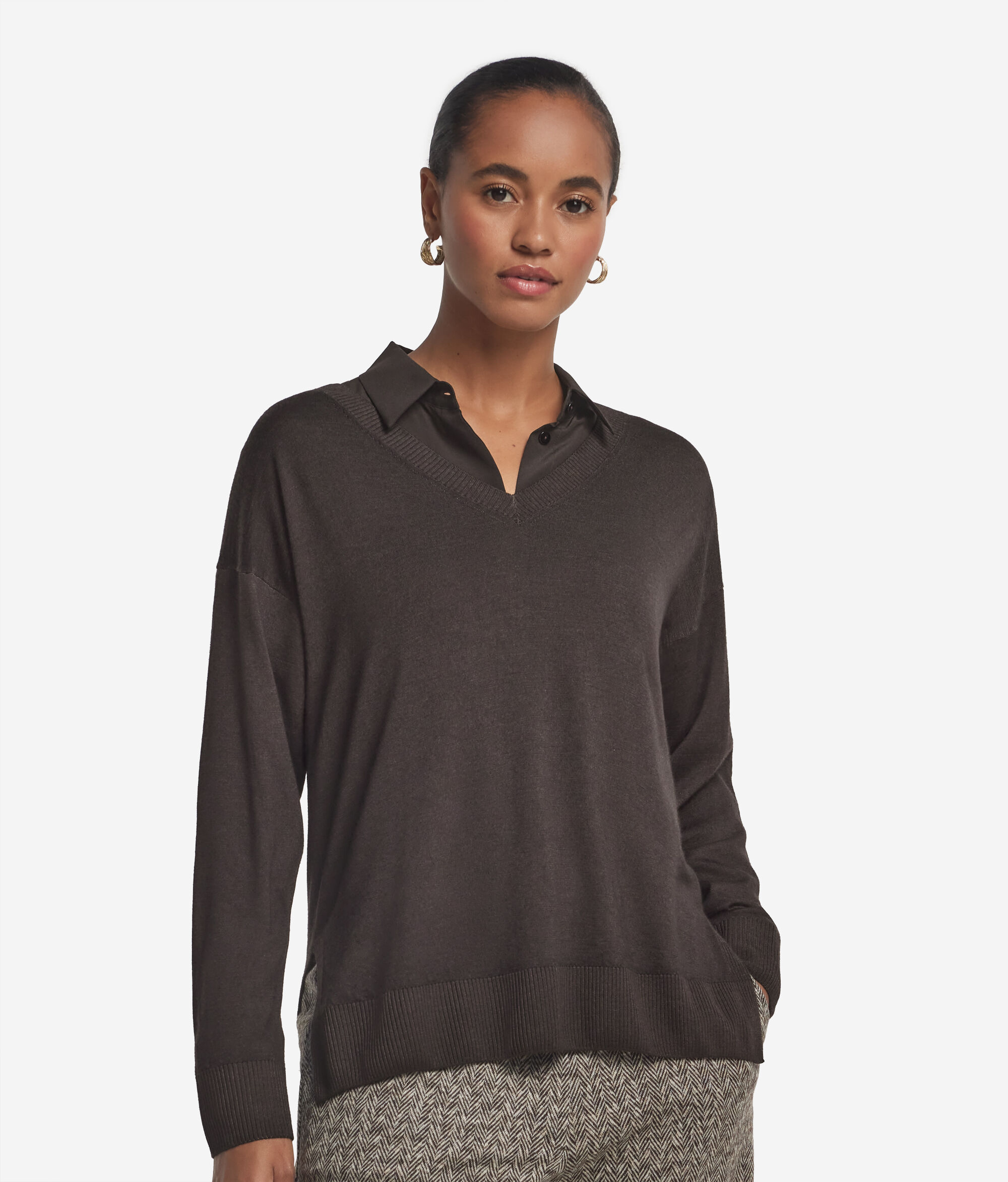 Μπλούζα με λαιμόκοψη V από cashmere με σκισίματα