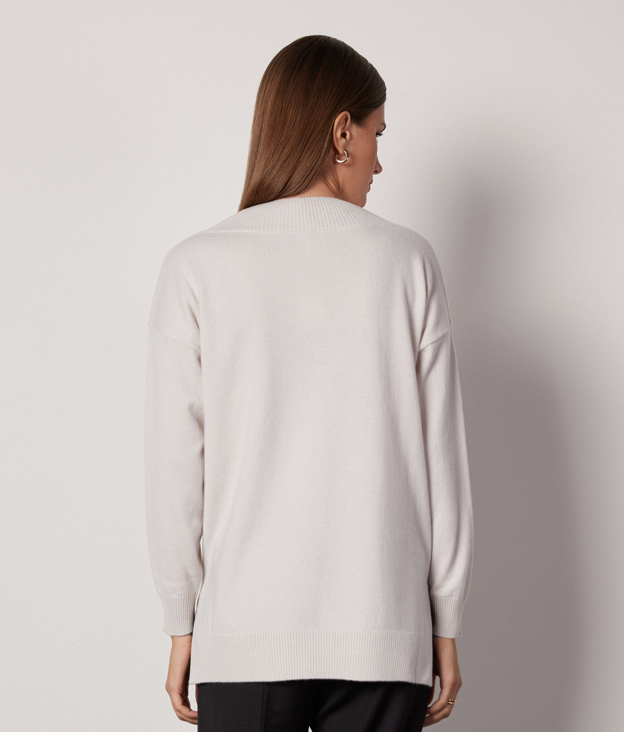 Ultrasoft Cashmere V-Neck Maxi-Jumper