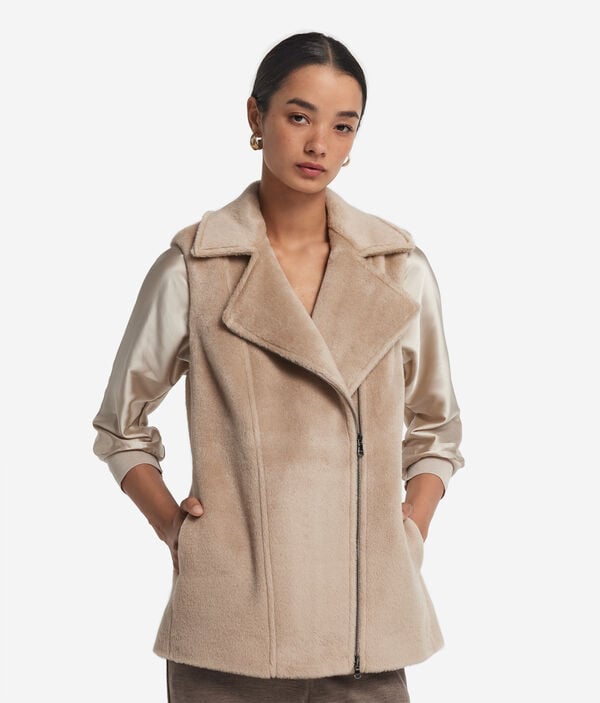 Жилет из шерсти альпака