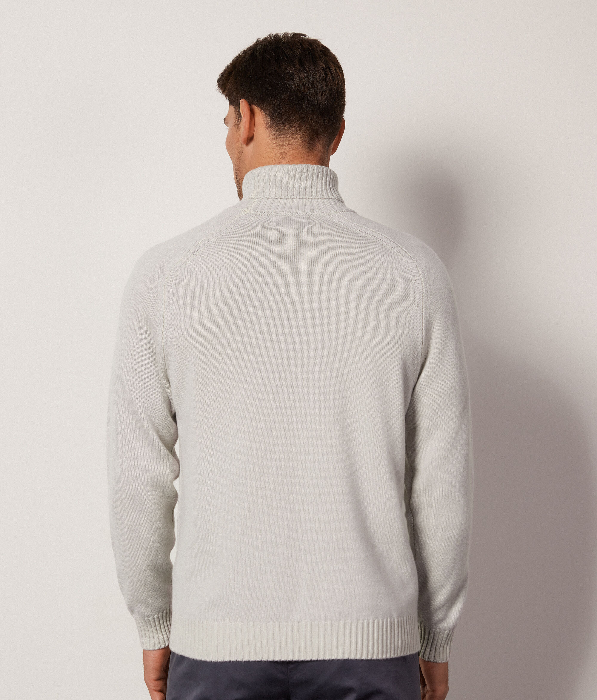 Jersey de cuello vuelto de cashmere ultrasoft