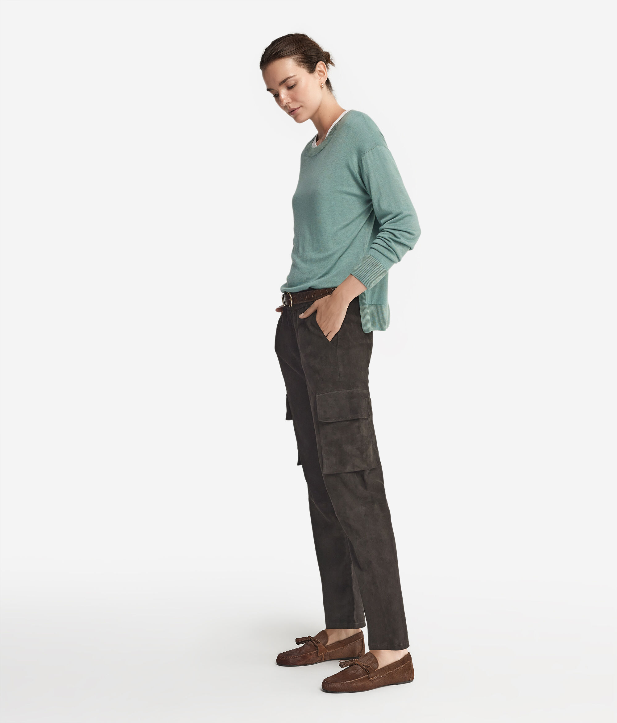 Kaszmirowy sweter z okrągłym dekoltem i rozcięciami