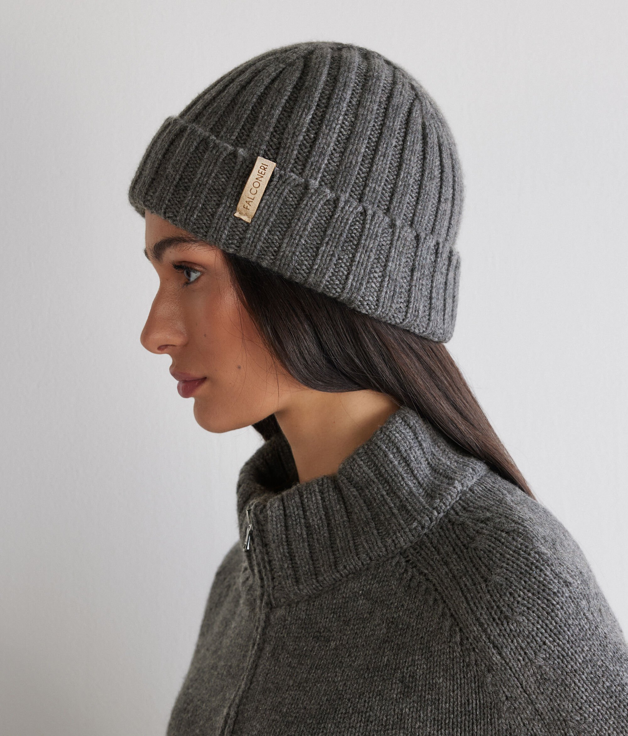 Cashmere hat with silk lining