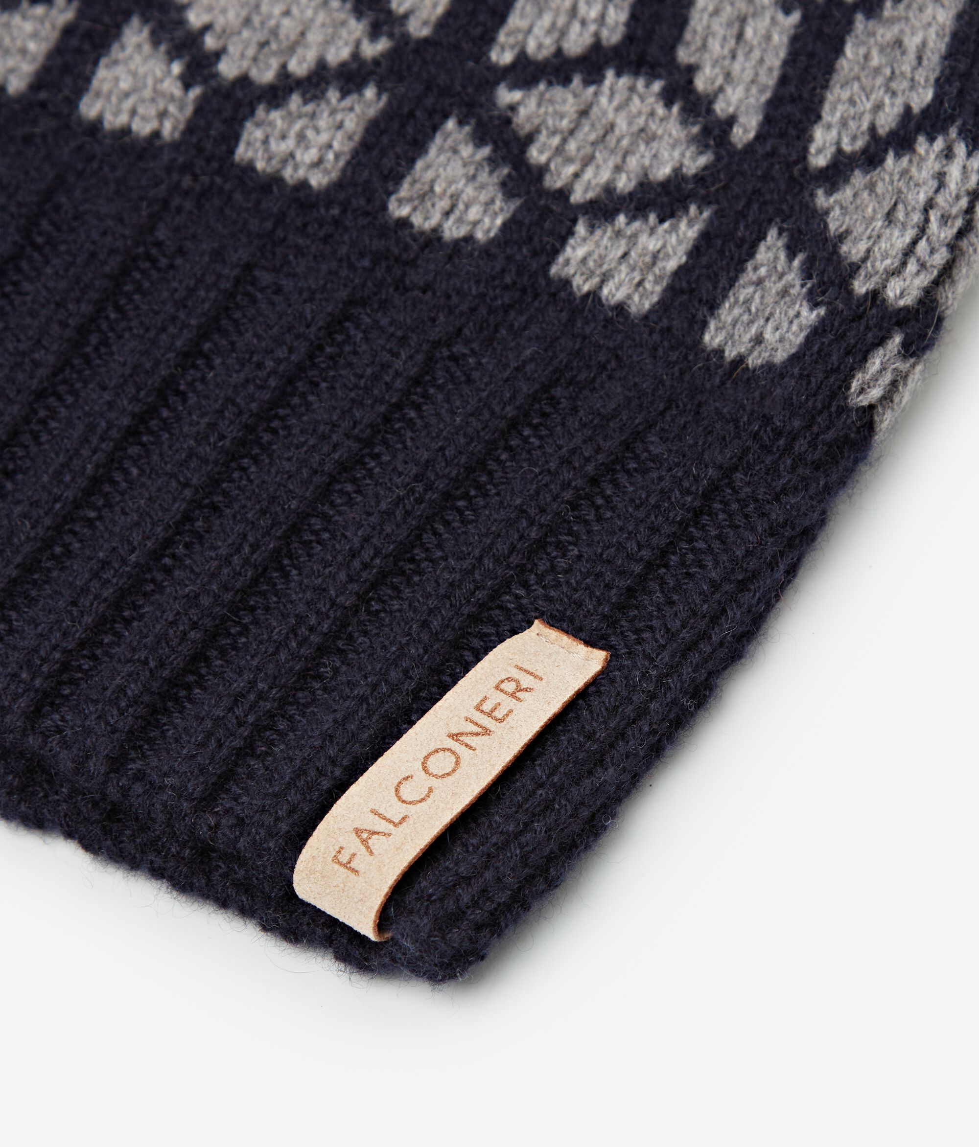 Berretto con Motivo Optical in Cashmere Jacquard