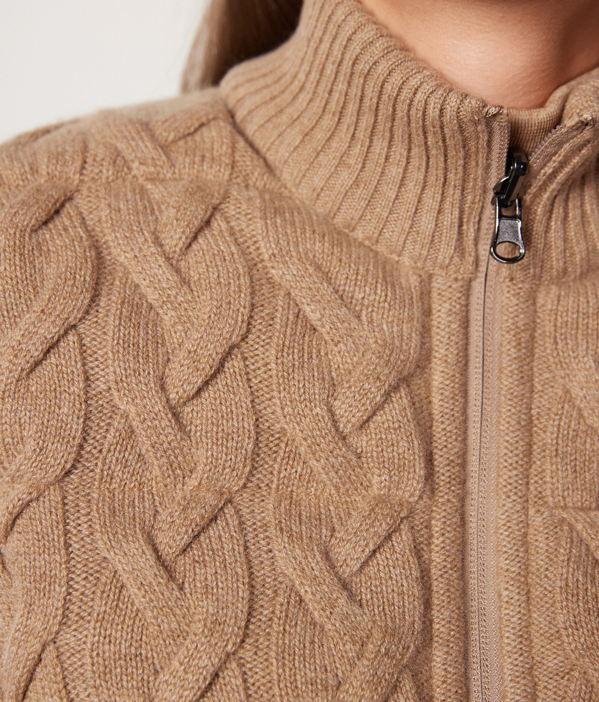 Sleeveless Reversible Cable-Knit Down Gilet