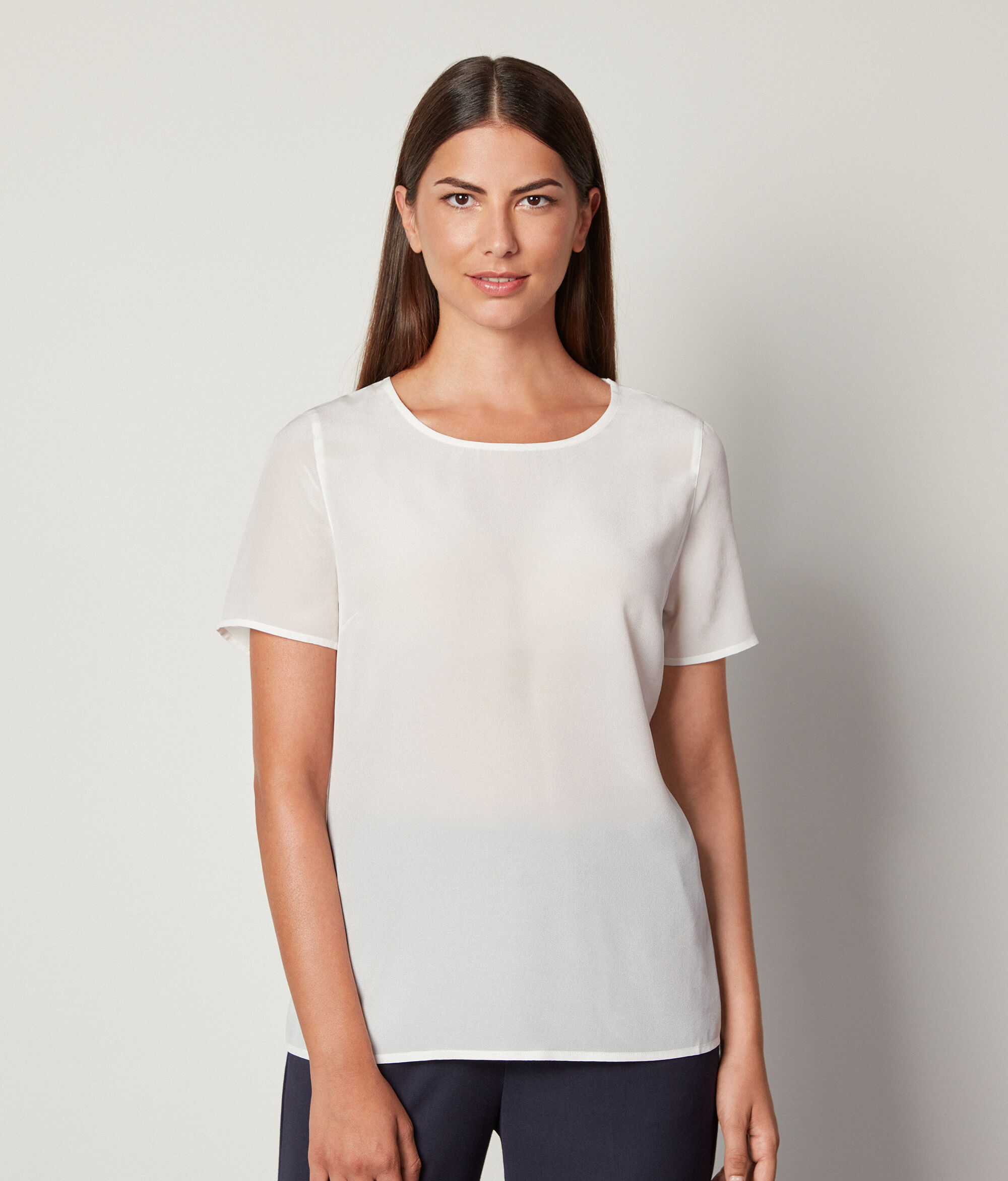 Camiseta con cuello redondo de seda