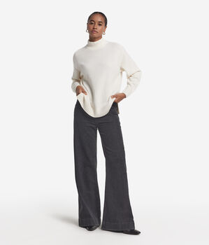 Ultrasoft Cashmere Turtleneck with Set-In Sleeves