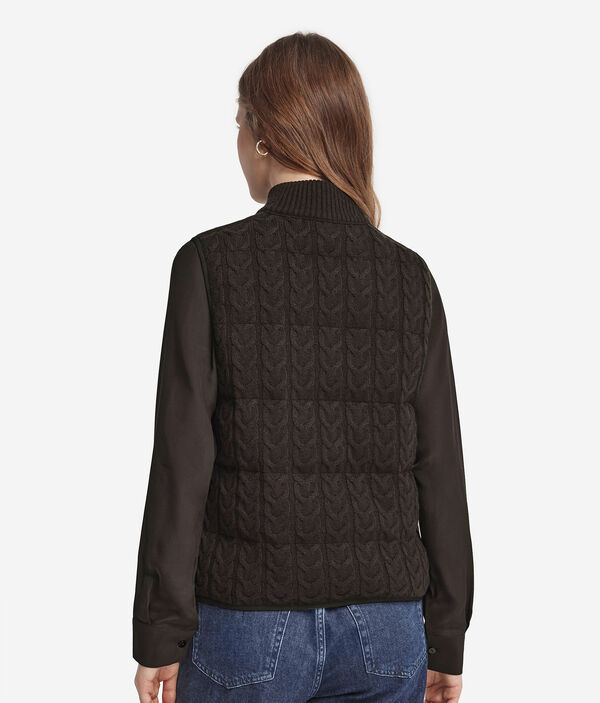 Пуховый жилет из кашемира с косами