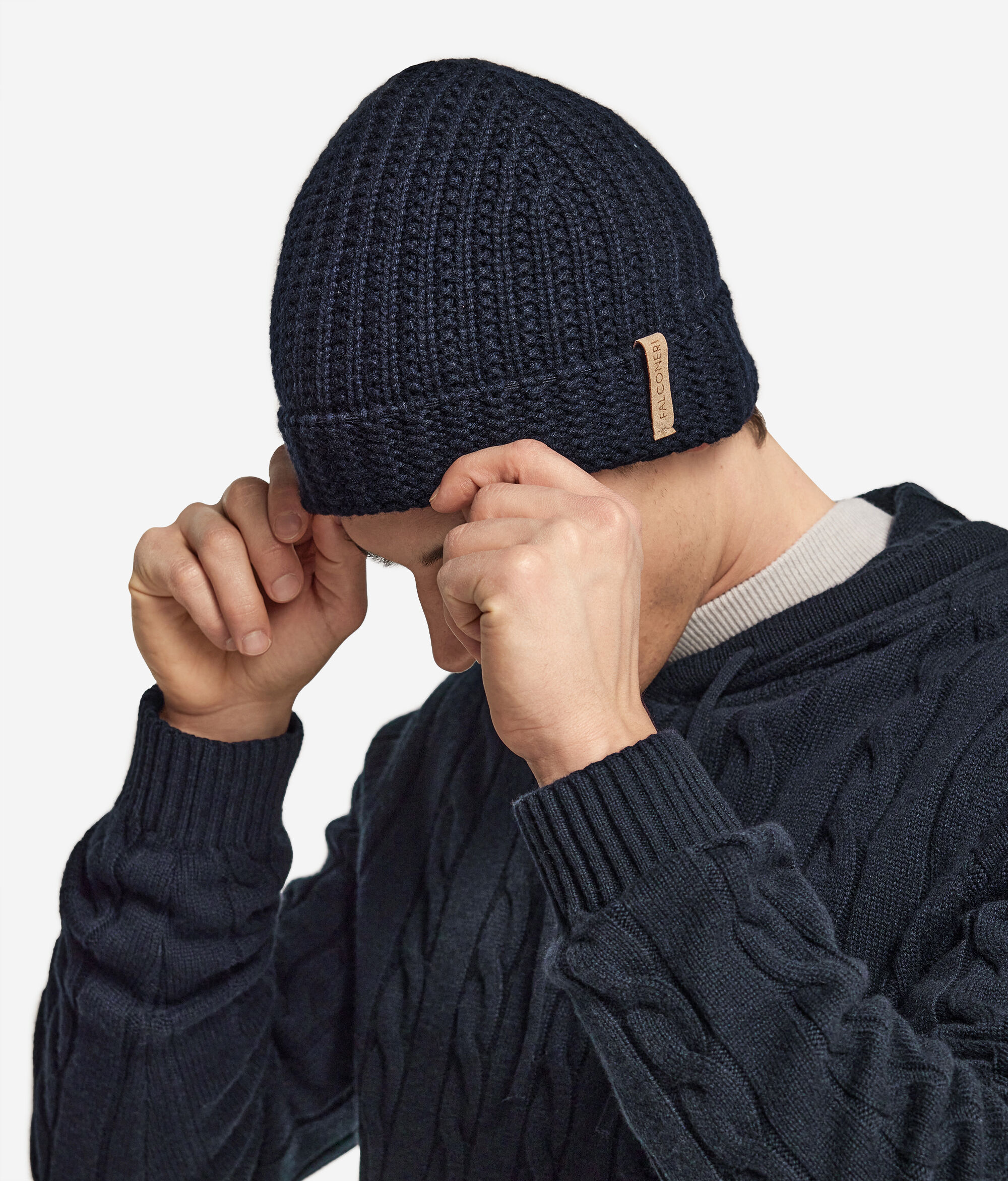 Gorro com Padrão Canelado em Caxemira