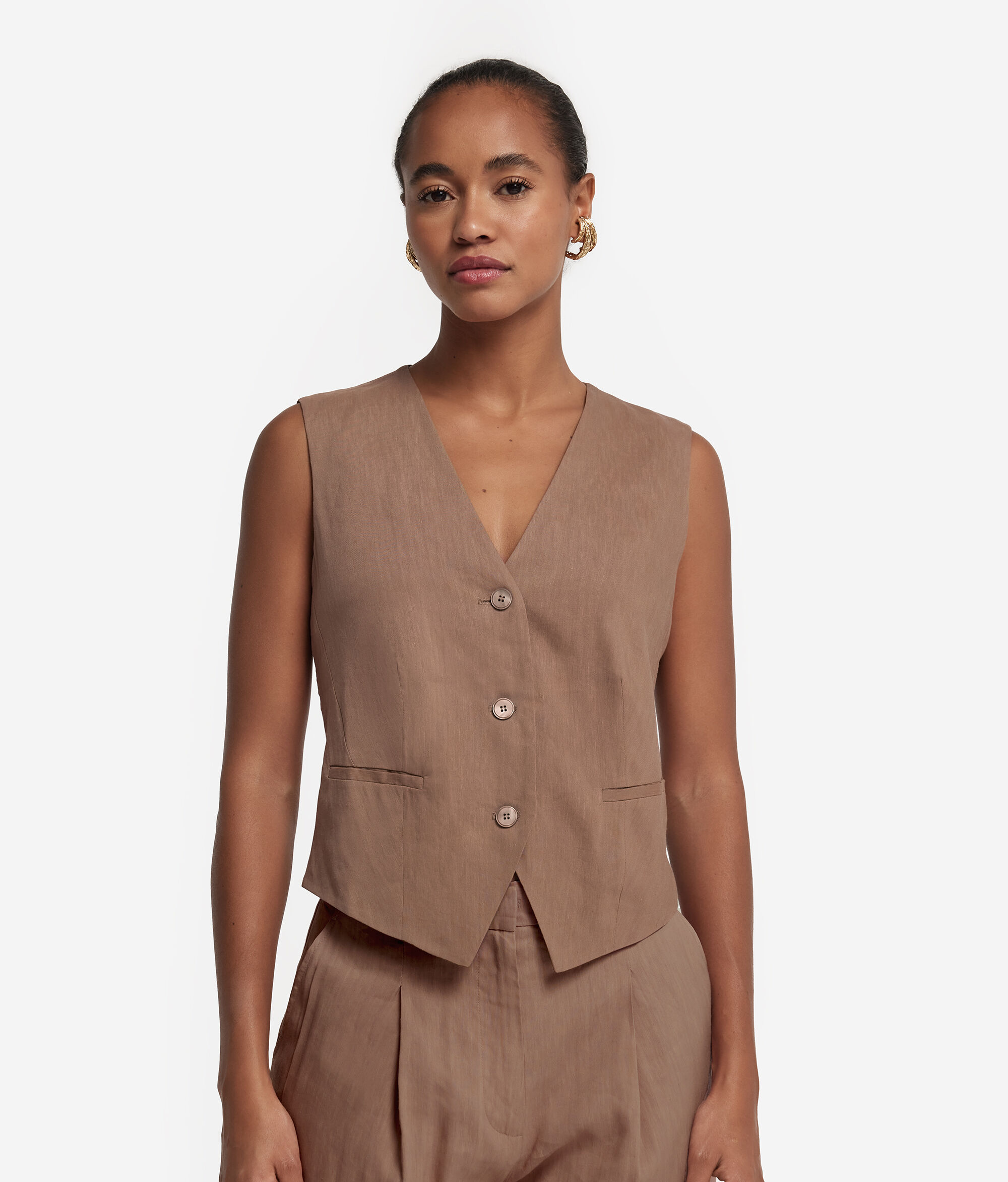 Жилет изо льна и вискозы