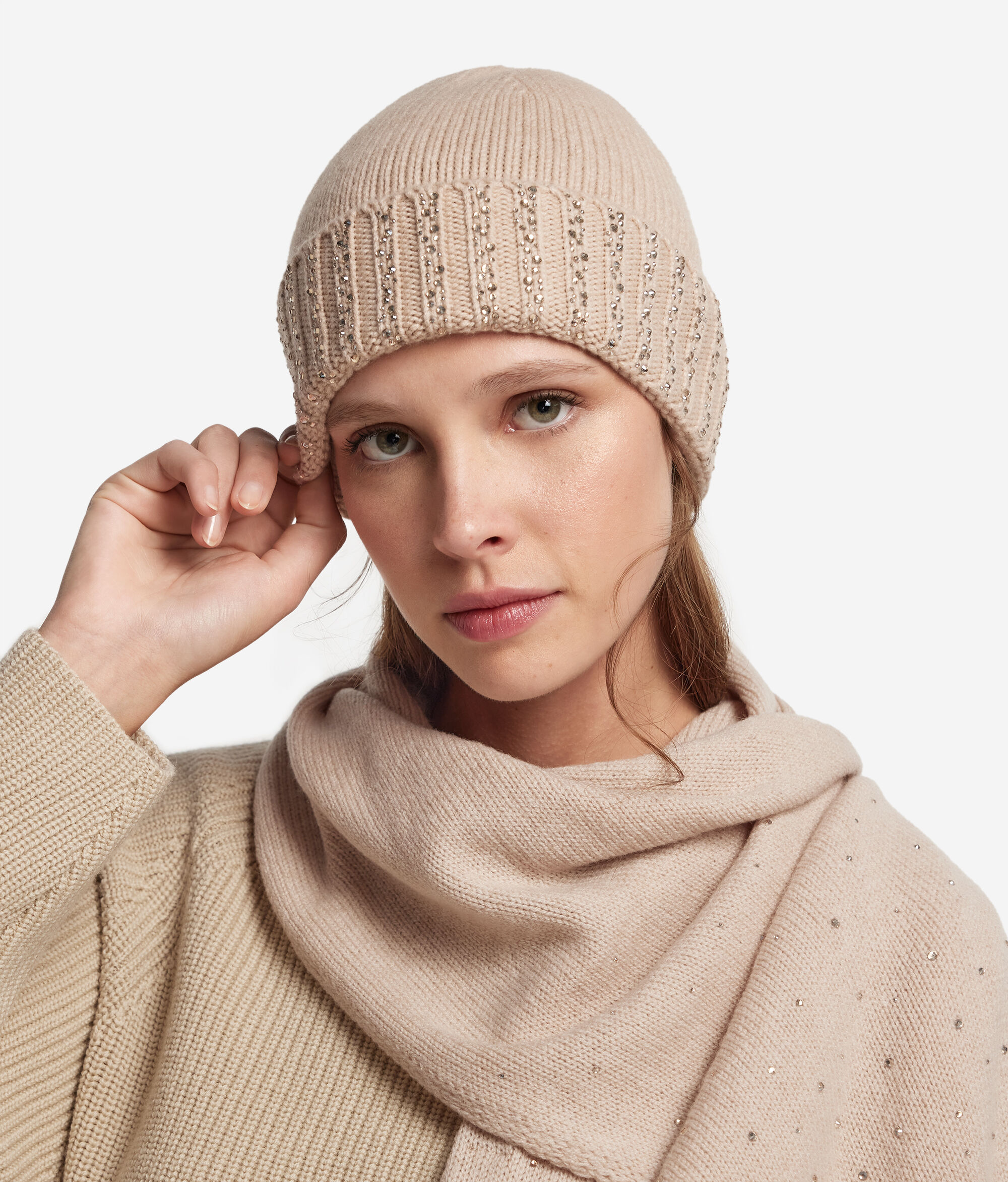 Cashmere Hat with Rhinestones
