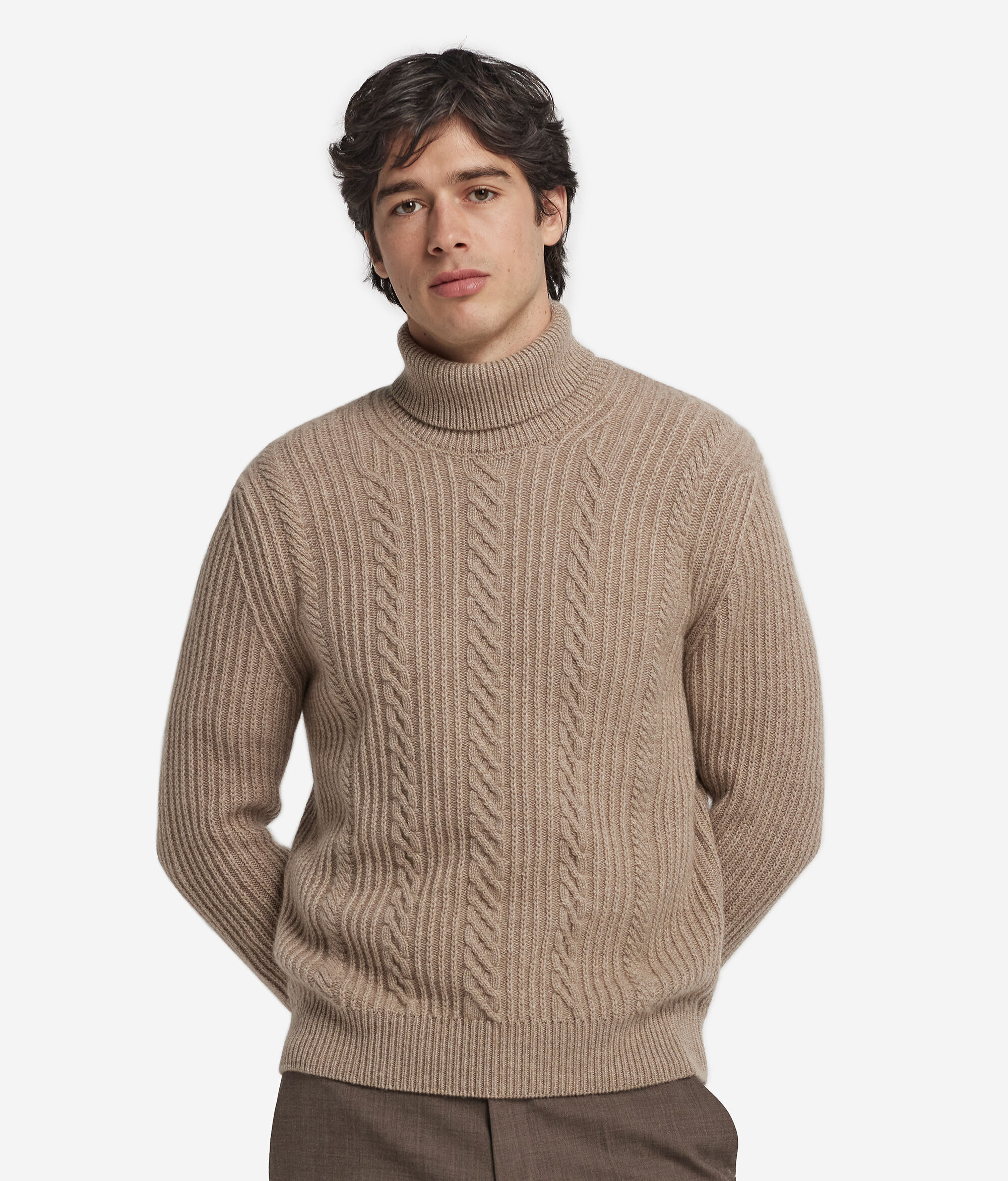 Водолазка из ультрамягкого неокрашенного кашемира с узором «косичка»