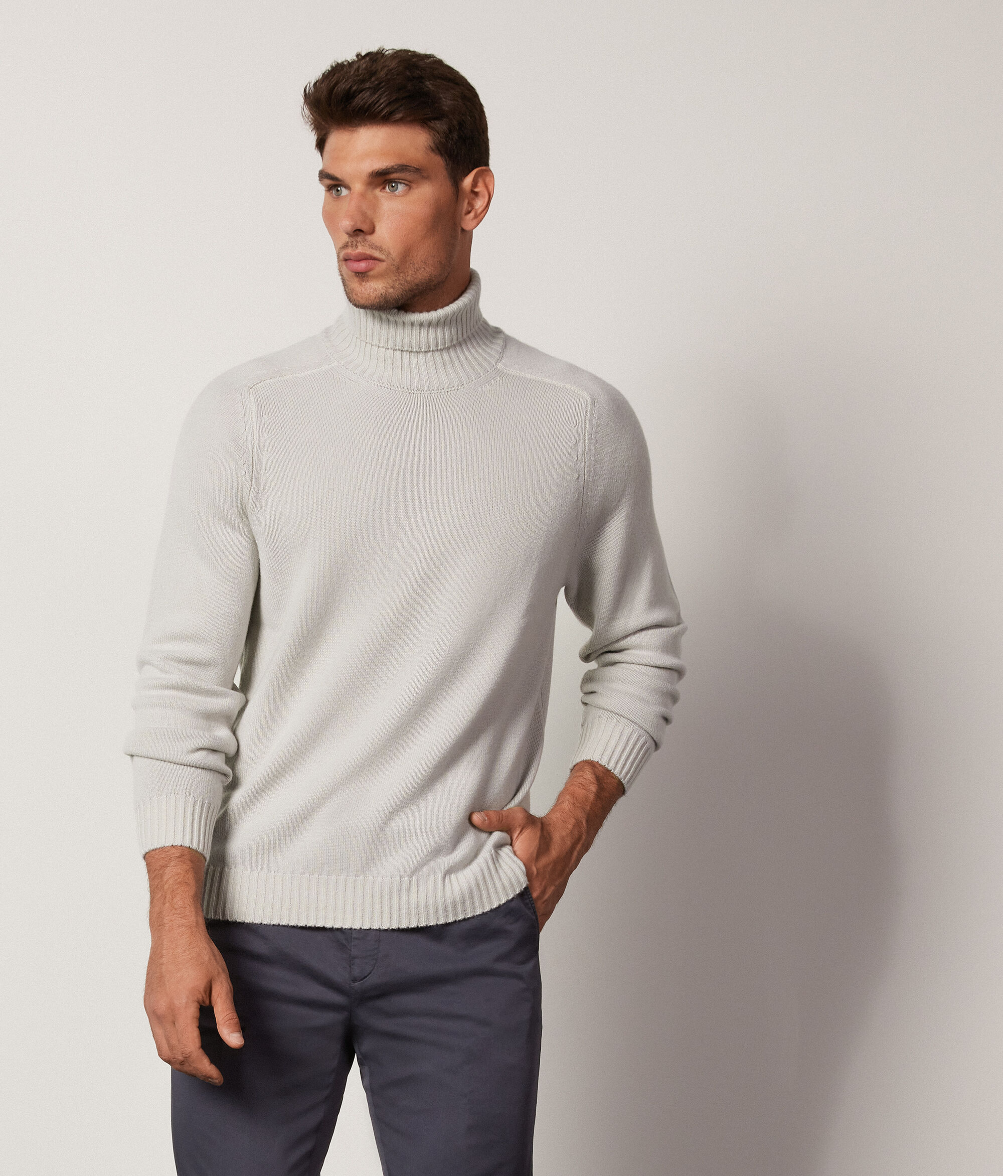 Jersey de cuello vuelto de cashmere ultrasoft