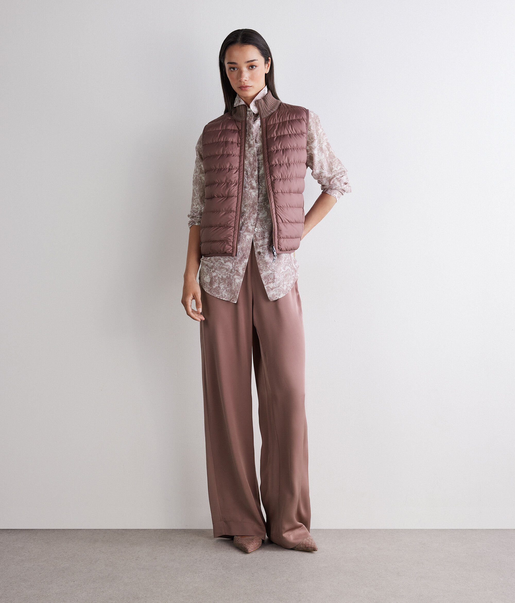 Dwustronny bezrękawnik puchowy matowy