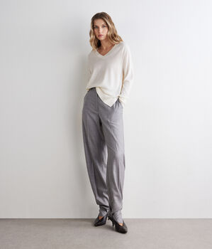 &Mu;&pi;&lambda;&omicron;ύ&zeta;&alpha; &mu;&epsilon; &lambda;&alpha;&iota;&mu;ό&kappa;&omicron;&psi;&eta; V &alpha;&pi;ό cashmere &mu;&epsilon; &sigma;&kappa;&iota;&sigma;ί&mu;&alpha;&tau;&alpha;