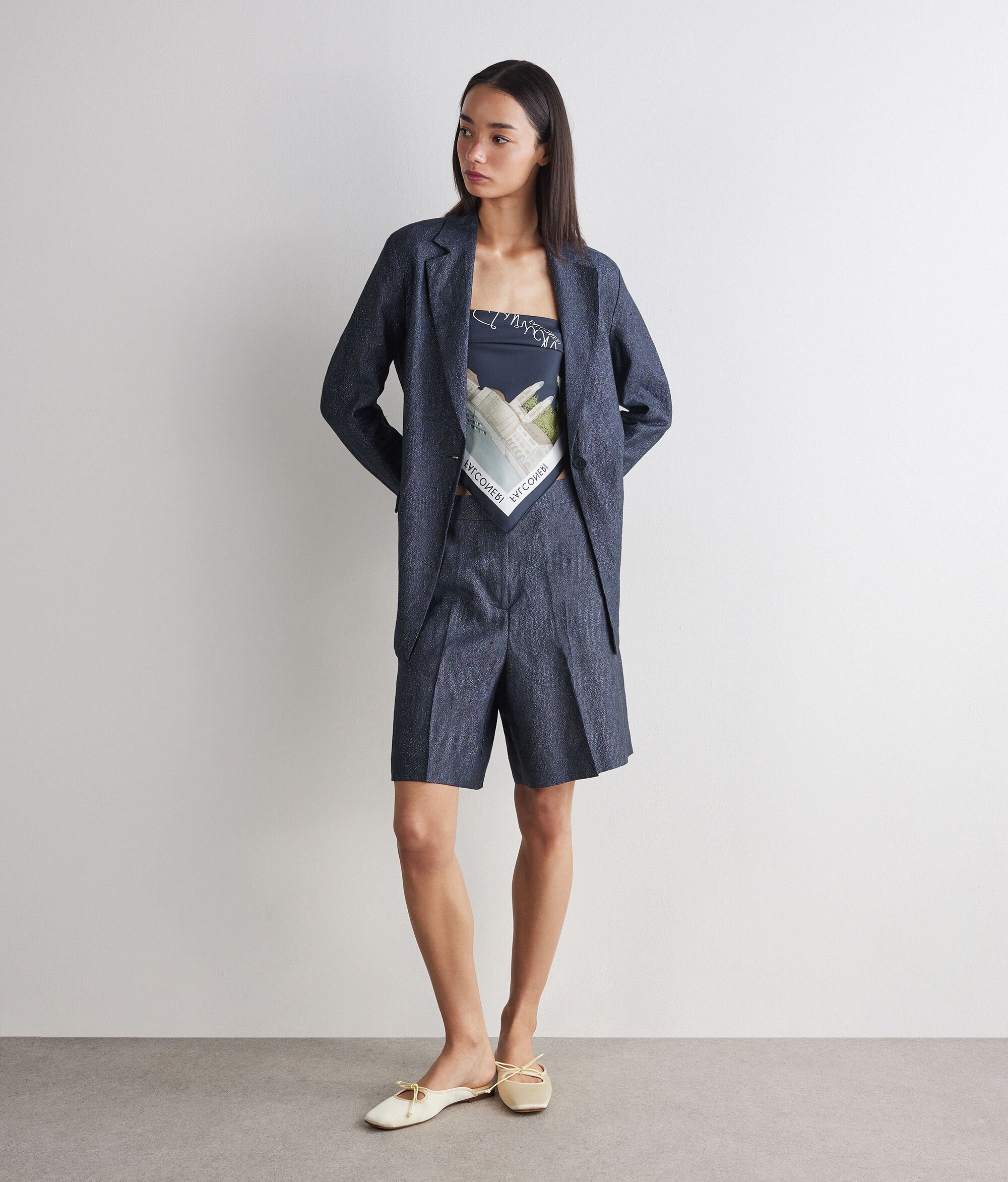 Bermuda shorts in linen lamé