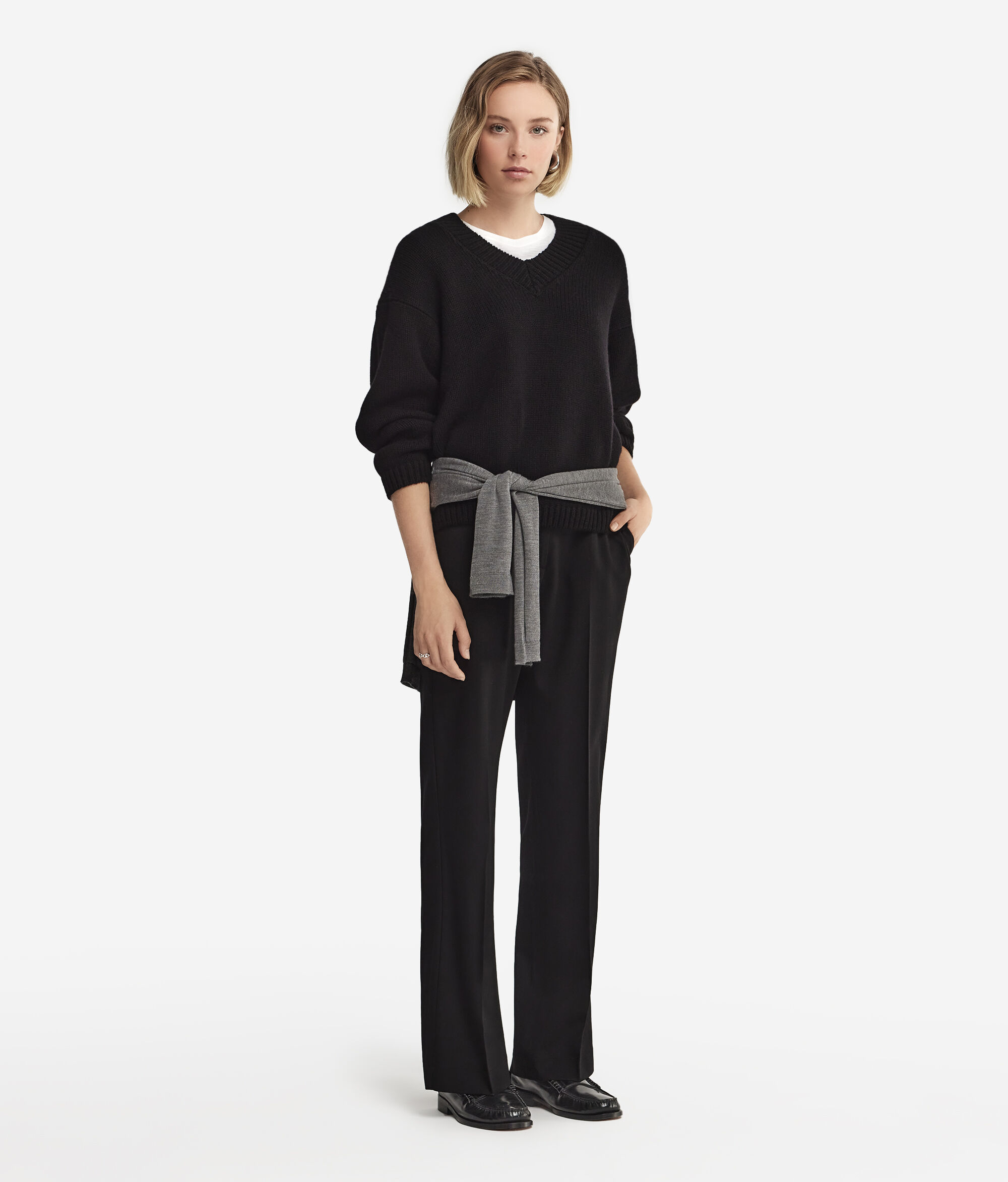 Trykotowy sweter z dekoltem w serek z kaszmiru Ultrasoft
