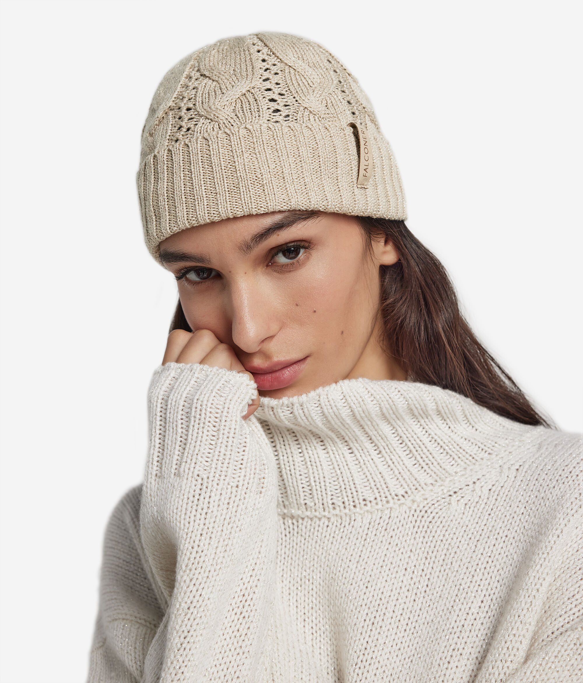 Gorro con ochos de lana lamé