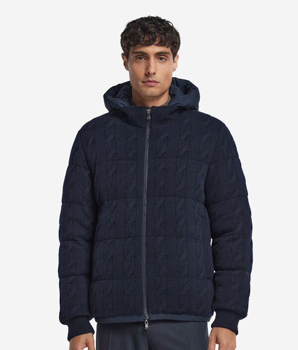 Двусторонний пуховик из кашемира с узором «косичка»