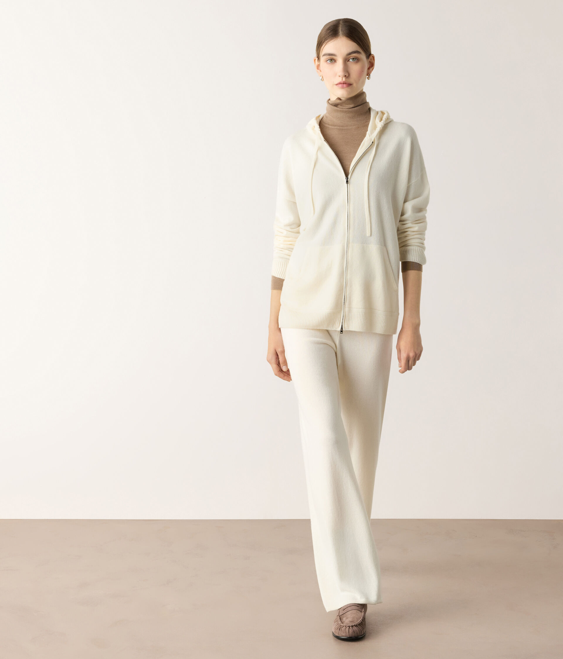 Φούτερ από Ultrasoft Cashmere με Κουκούλα