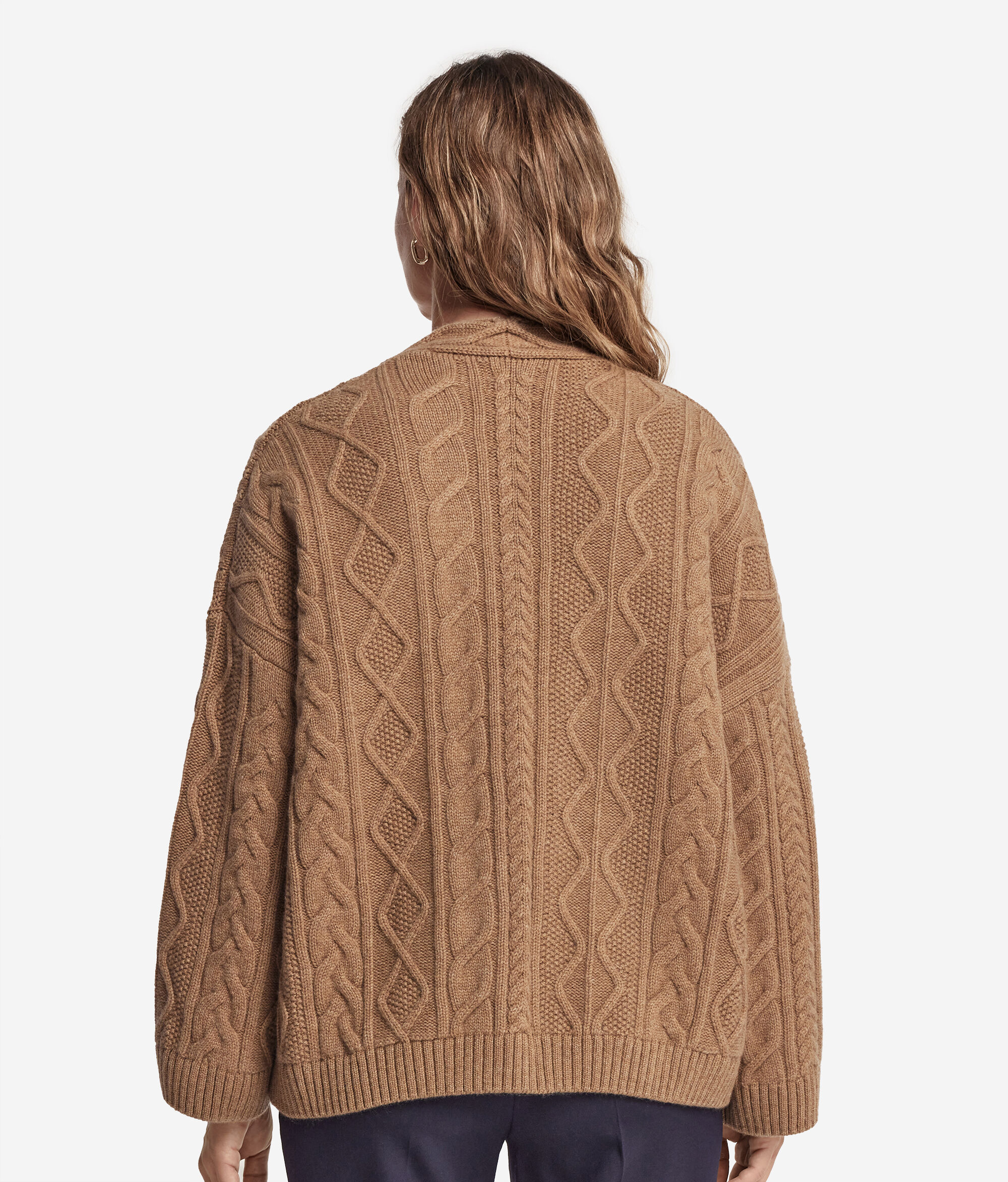 Накидка из ультрамягкого кашемира с косами