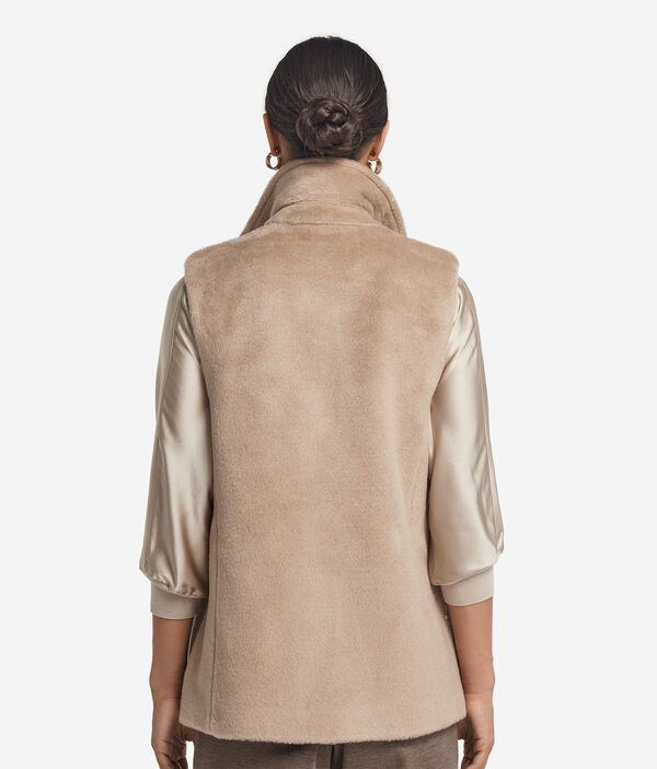 Жилет из шерсти альпака