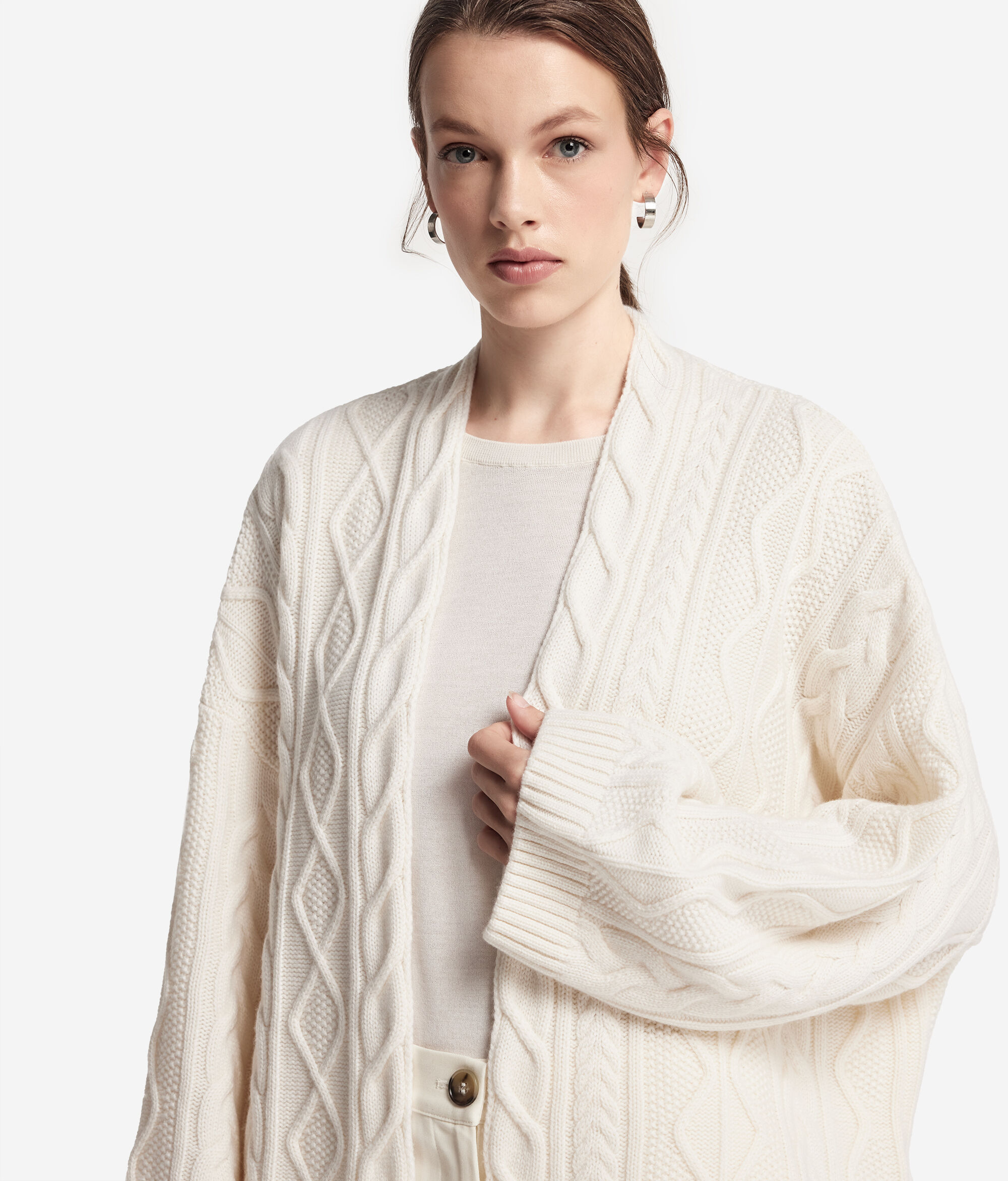 Накидка из ультрамягкого кашемира с косами