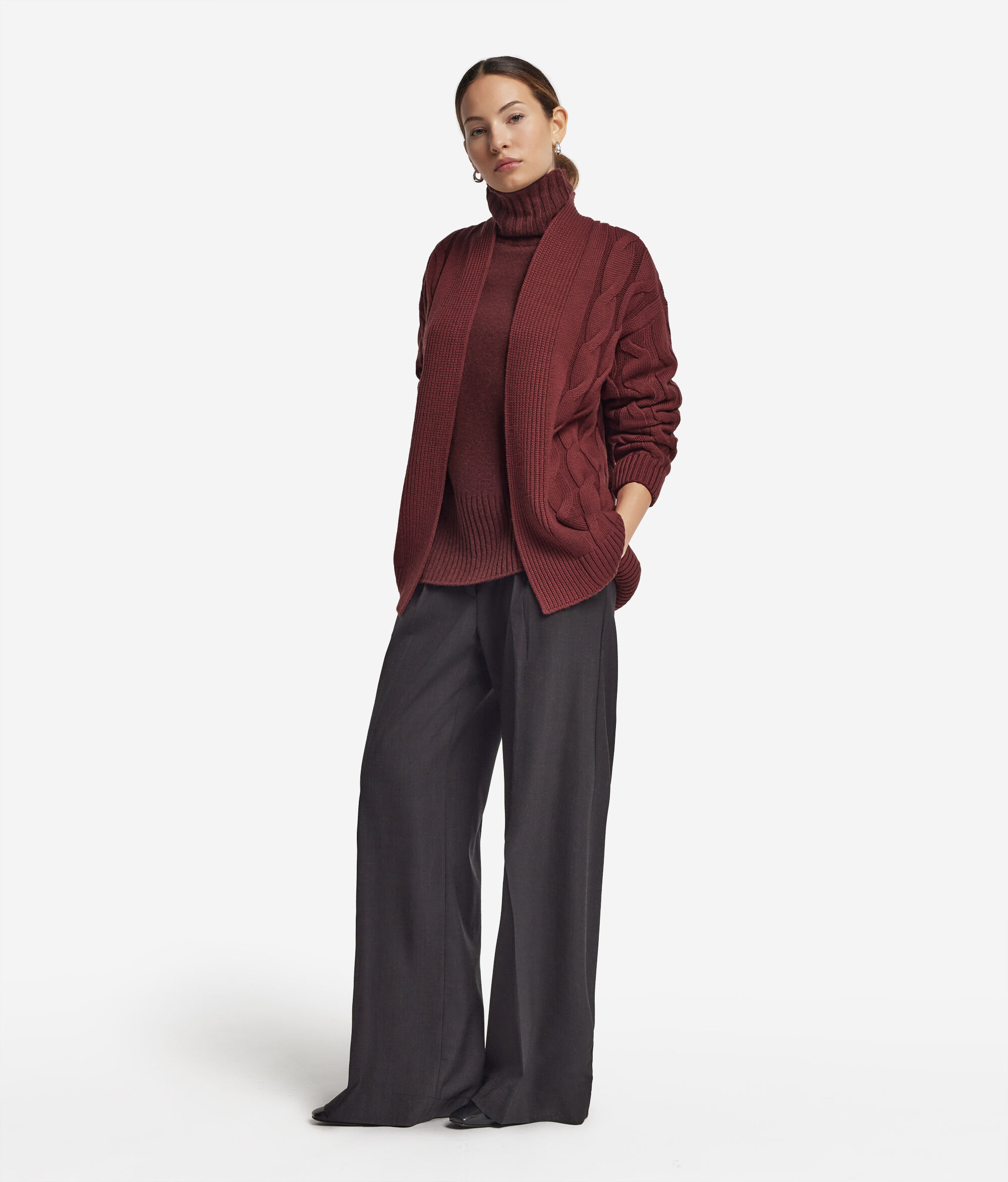 Кардиган из шерсти с узором «косичка»