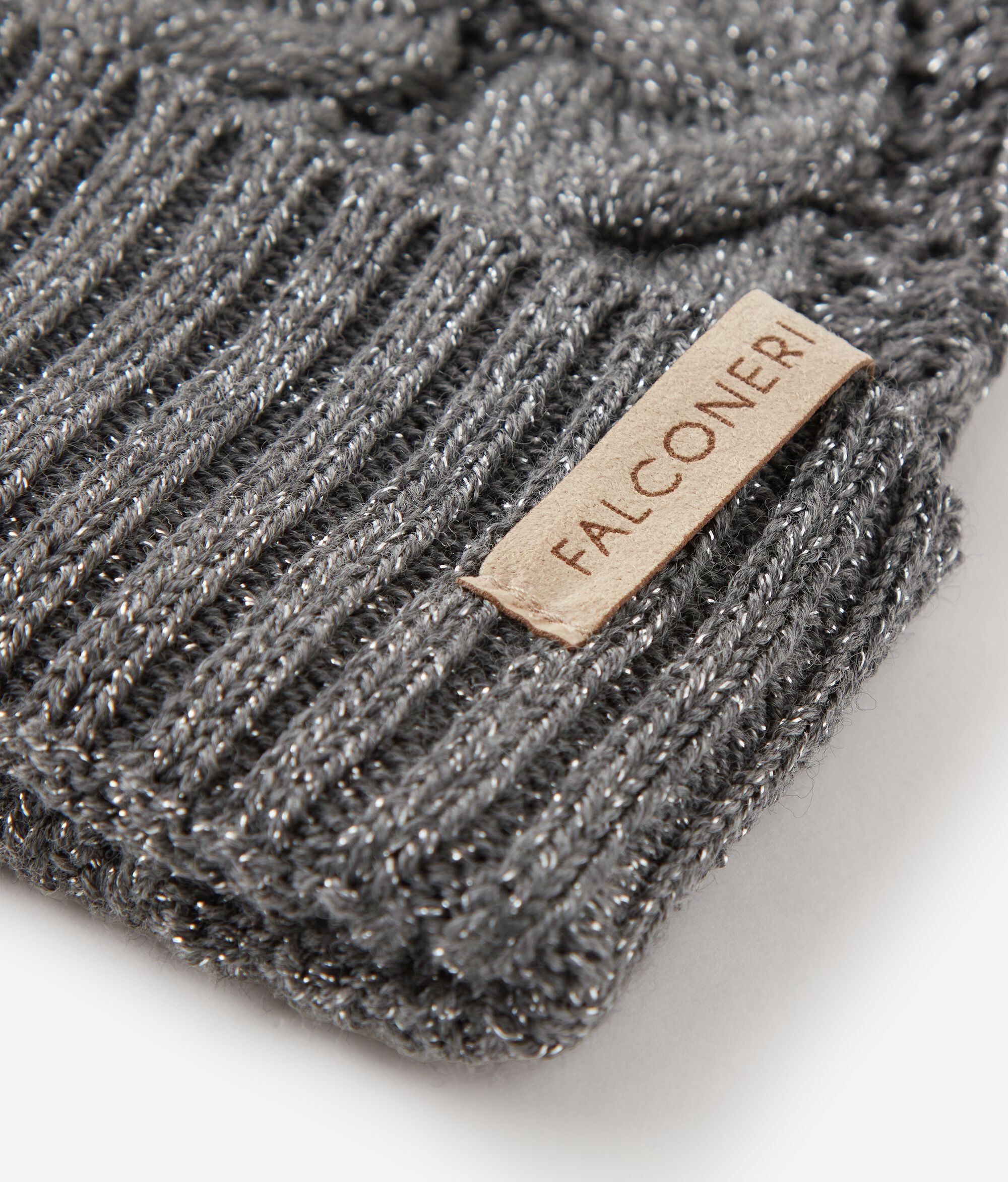 Kapelusz z metalizowanej wełny z warkoczowym splotem