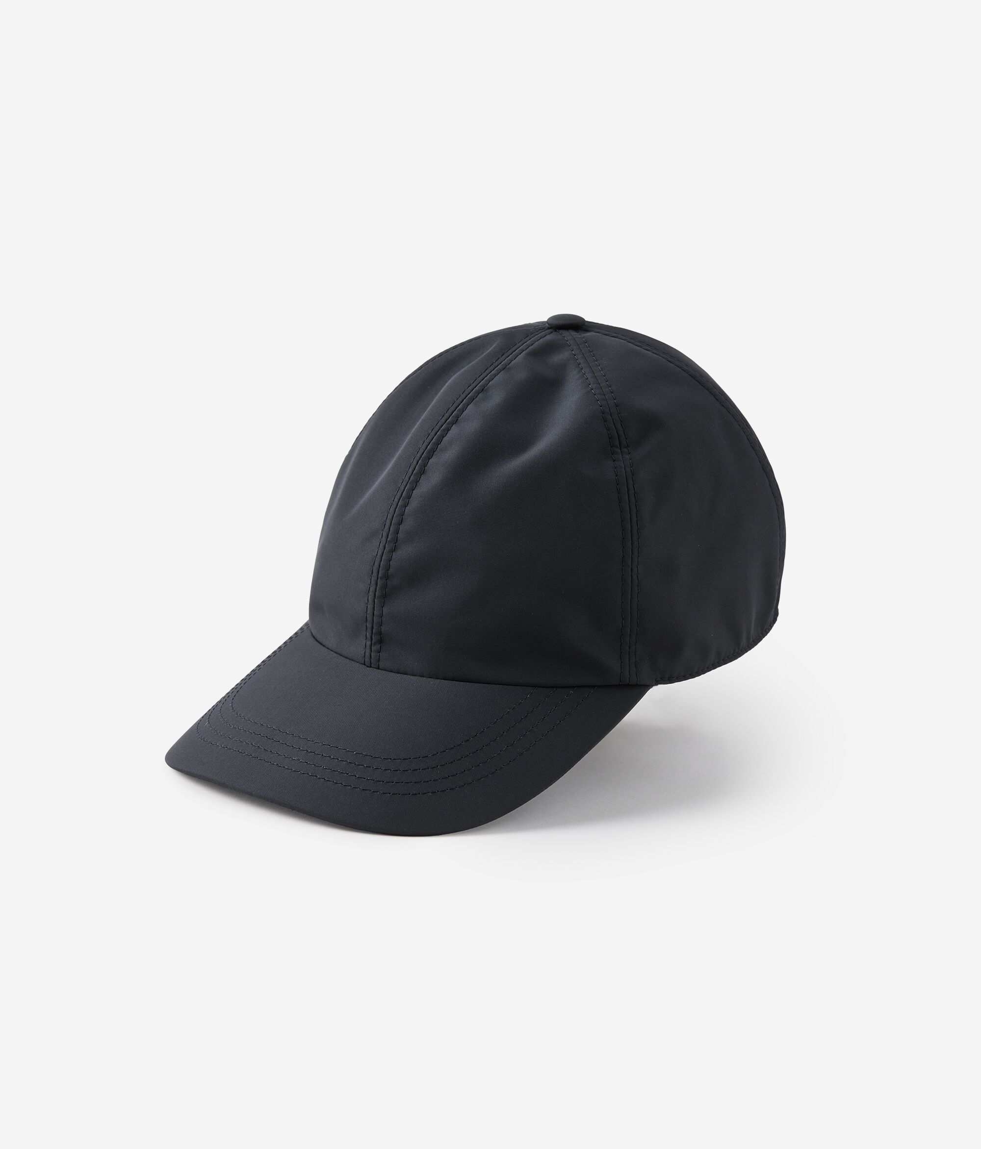 Бейсболка из технологичной ткани