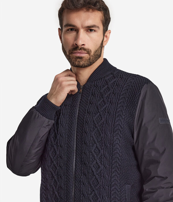 Бомбер с рыбацким узором