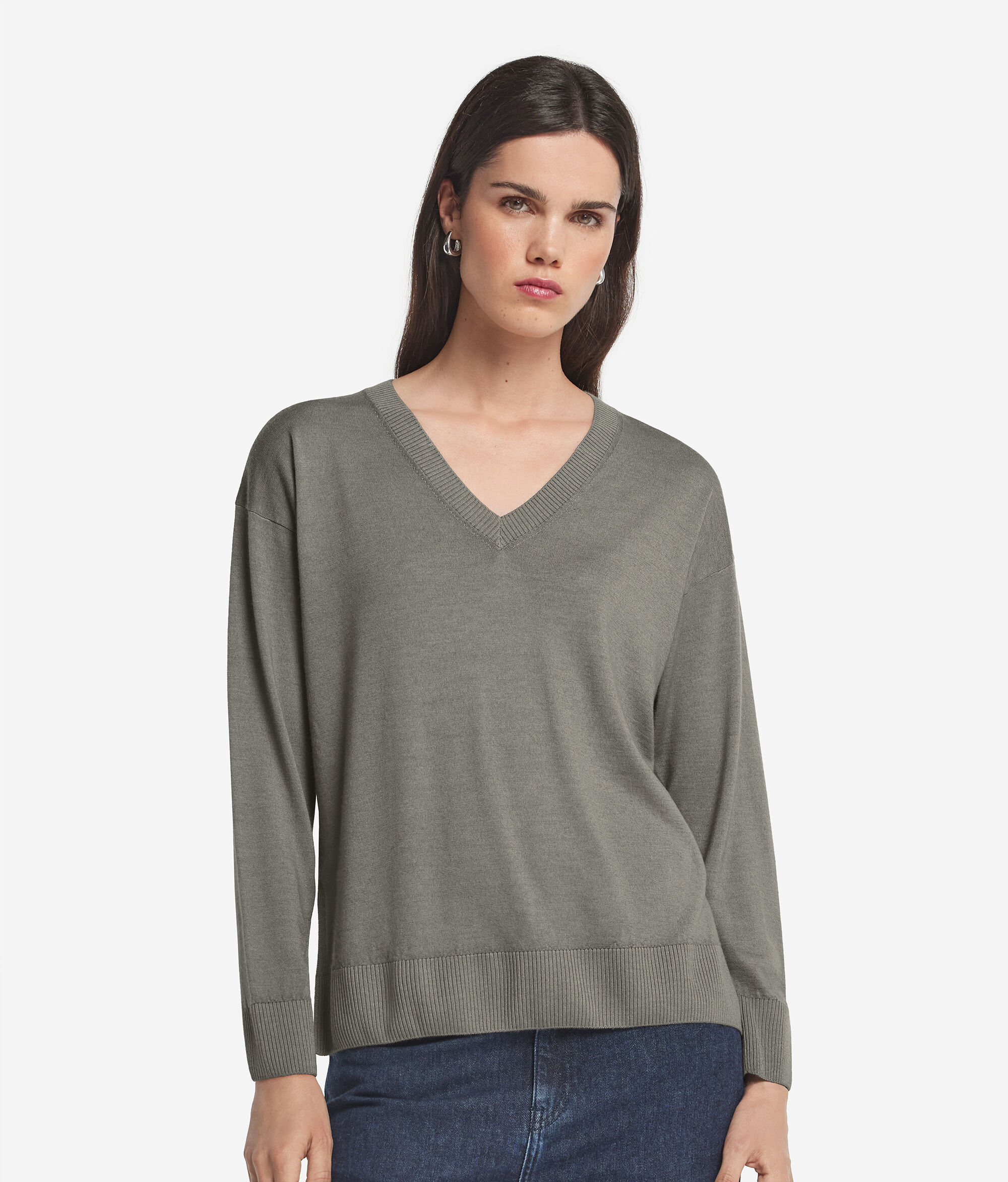Μπλούζα με λαιμόκοψη V από cashmere με σκισίματα