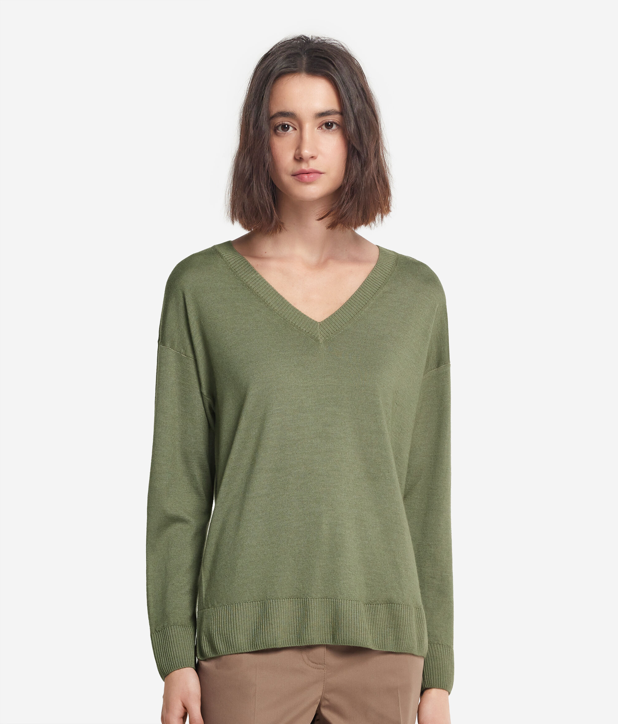 Pullover mit V-Ausschnitt und Schlitzen aus Kaschmir