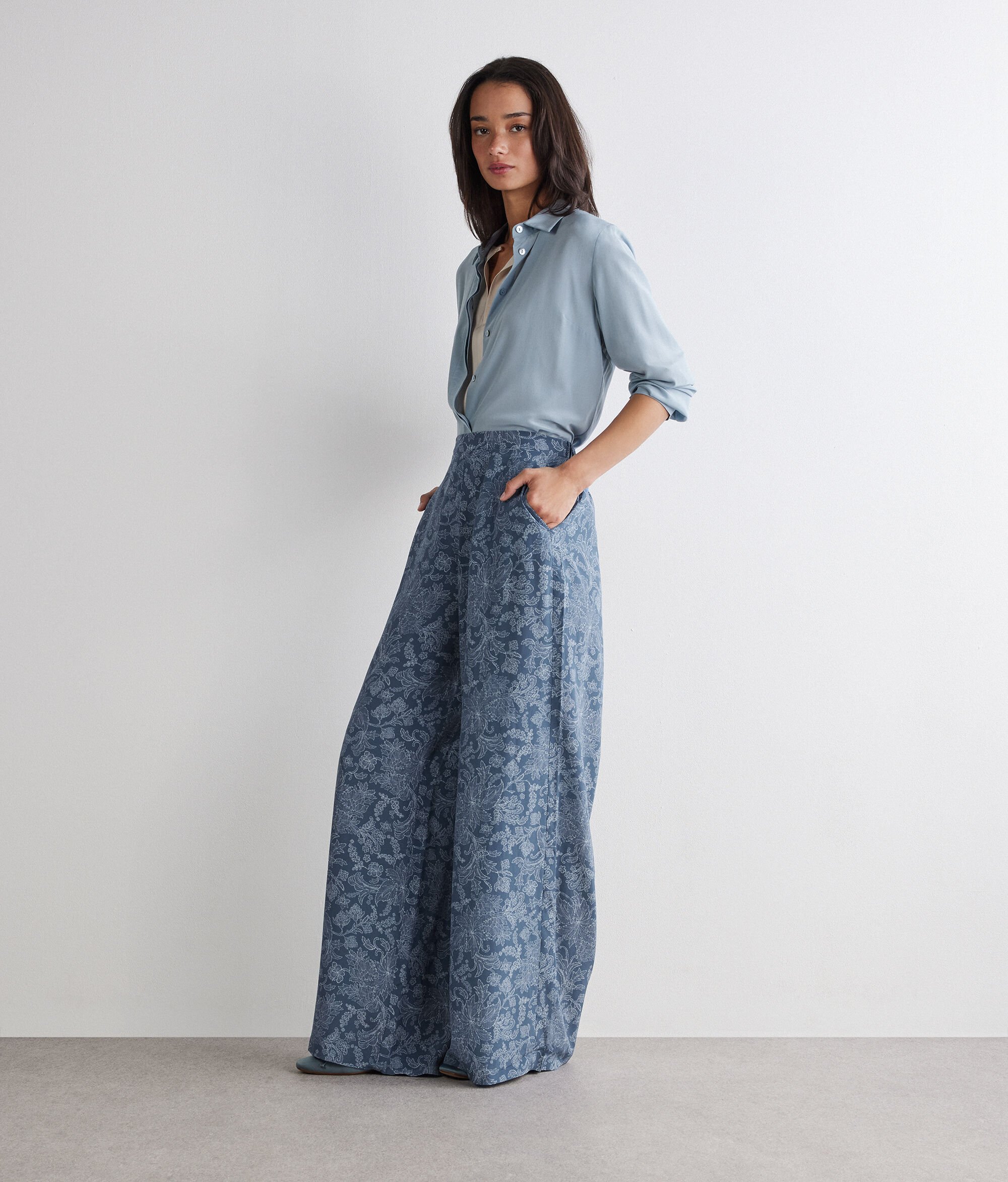 Pantalon ample en soie imprimée