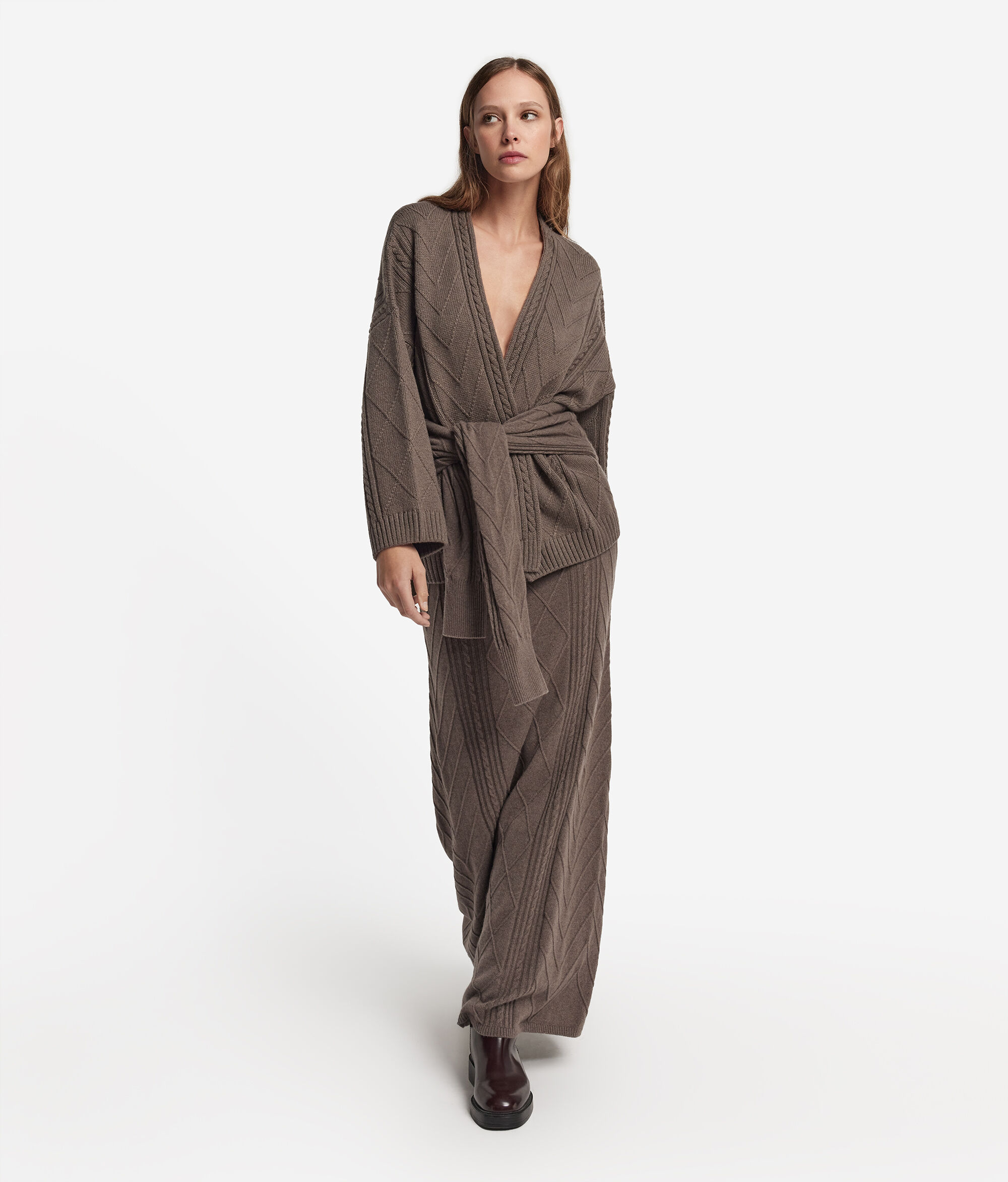 Накидка из ультрамягкого кашемира с косами