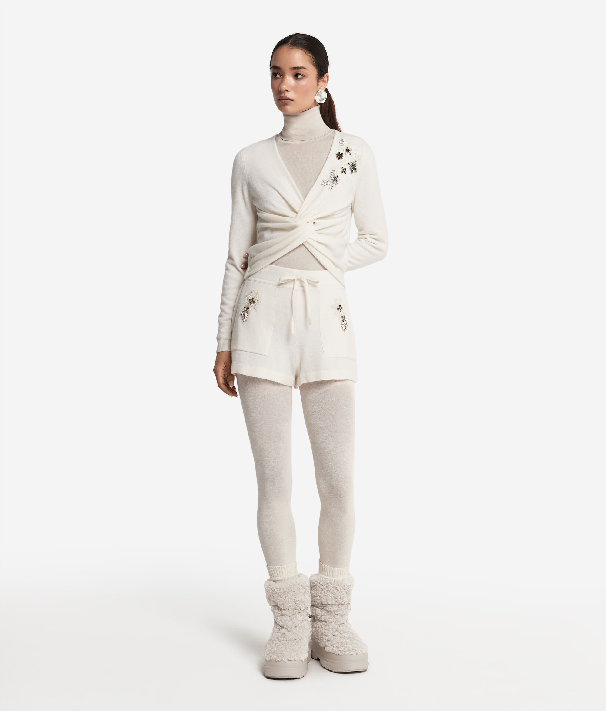 Shorts con ricamo floreale in Cashmere Ultrasoft