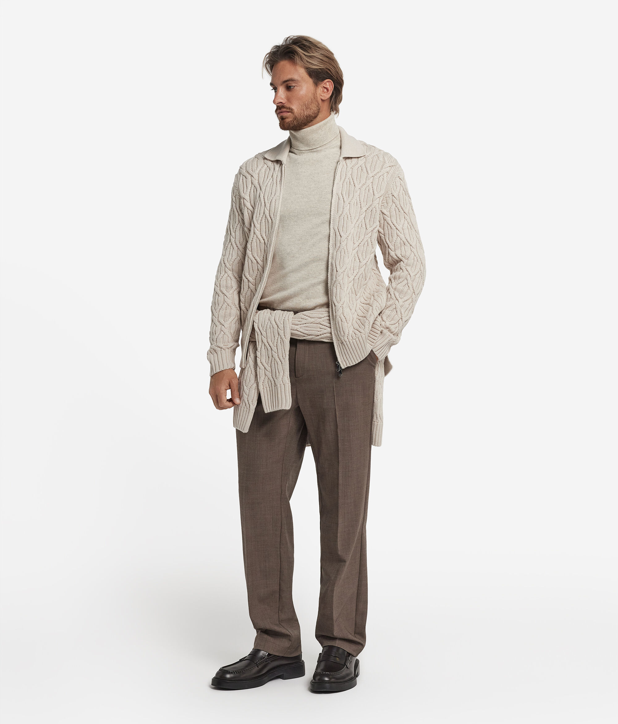 Cardigan con lavorazione a trecce in lana