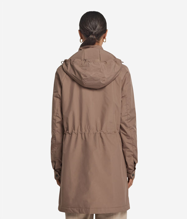 Плащ из высокотехнологичной ткани на кулиске