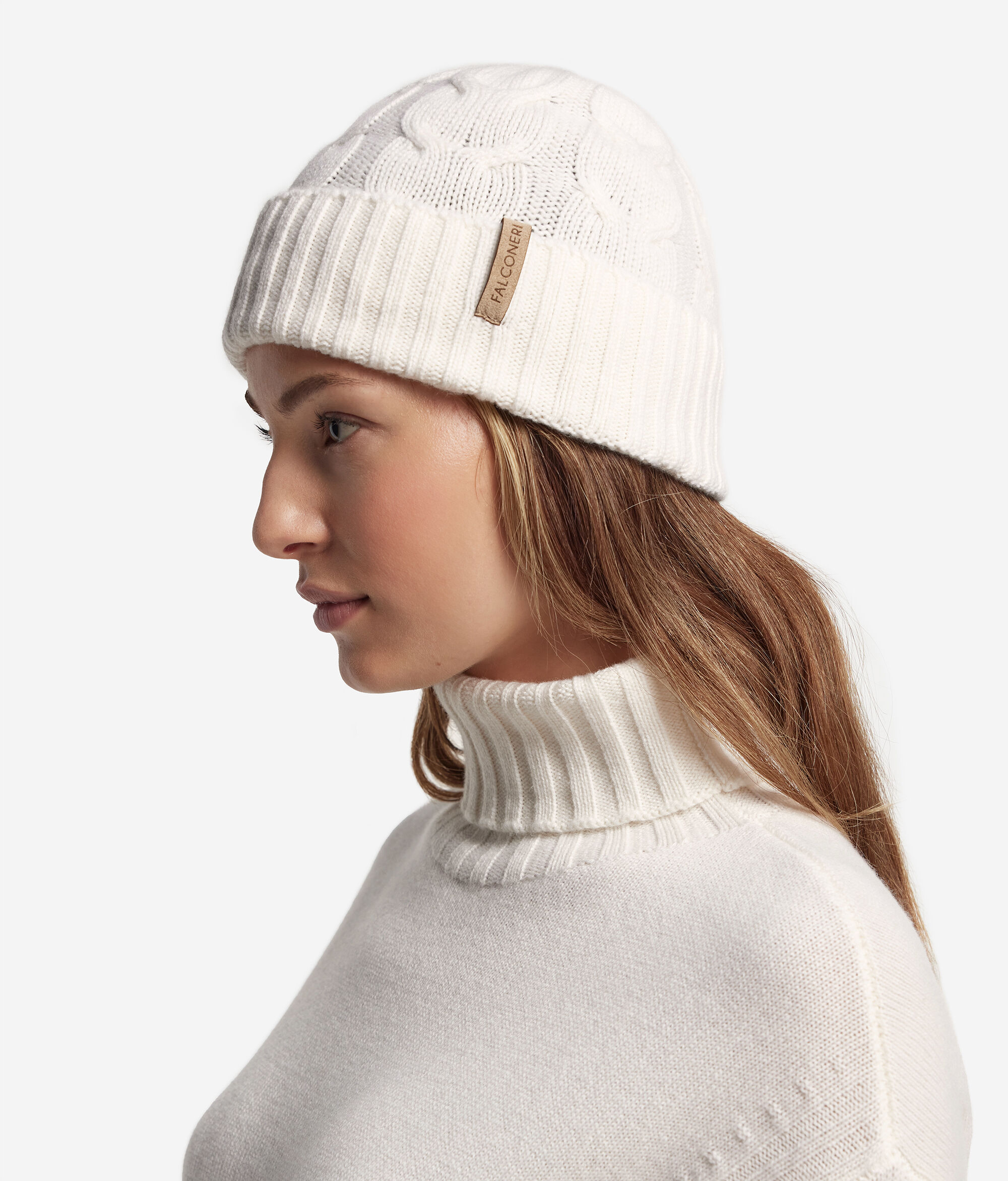 Mütze aus Kaschmir Ultrasoft mit Zopfmuster