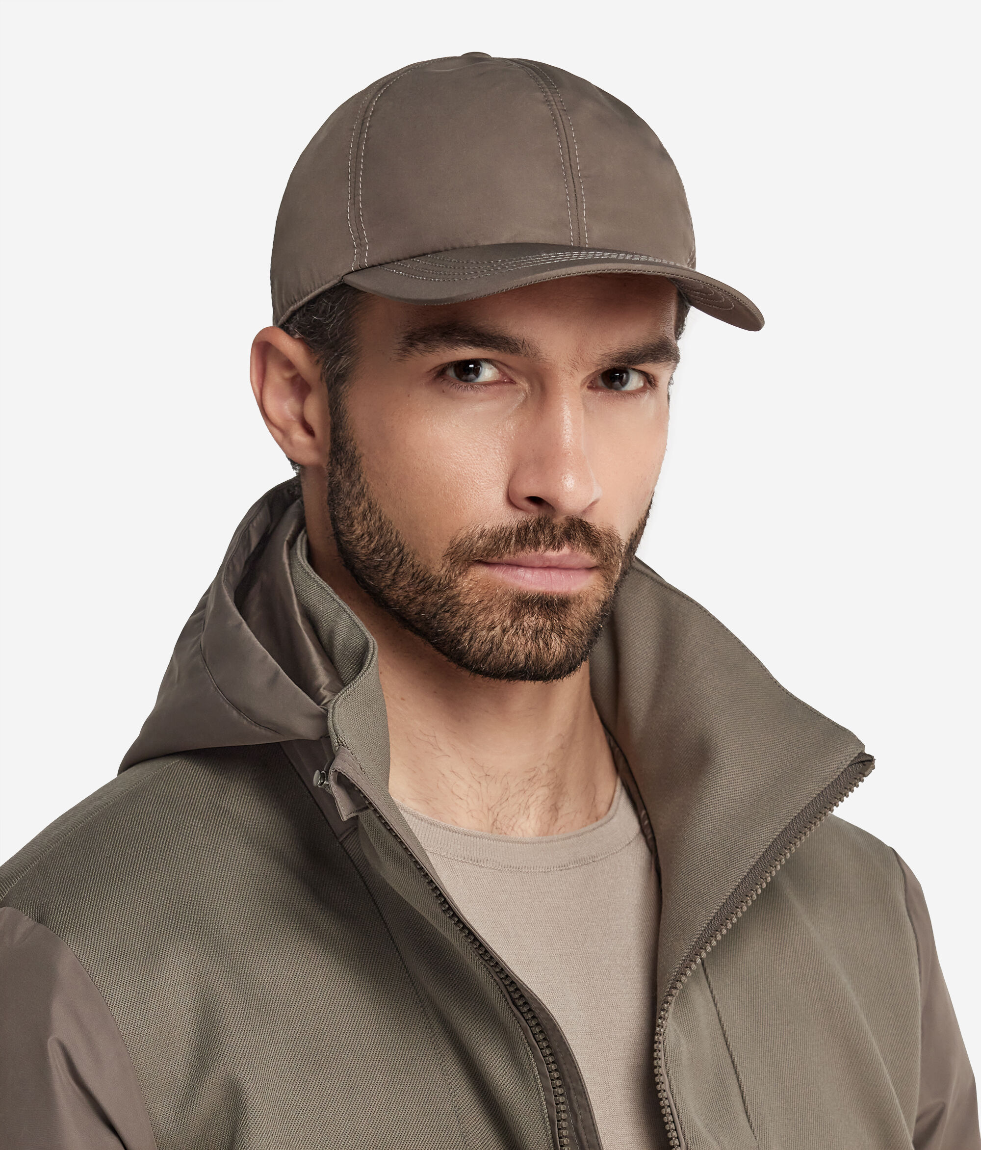 Casquette technique avec intérieur en cachemire ultra-fin