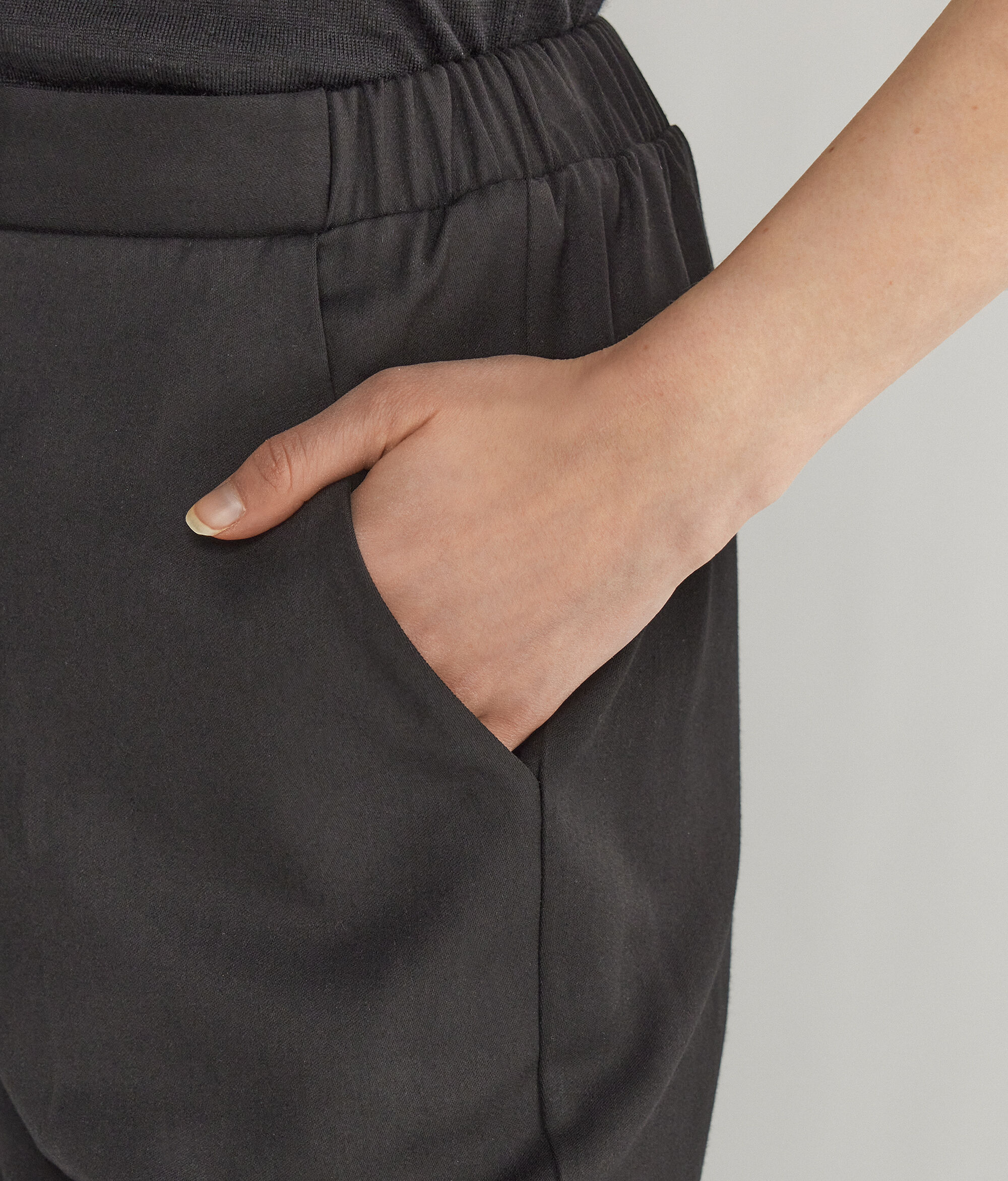 Pantalon droit en viscose et laine