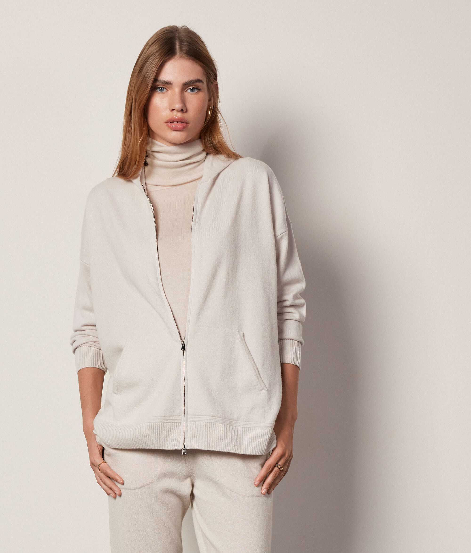 Felpa in Cashmere Ultrasoft con Cappuccio