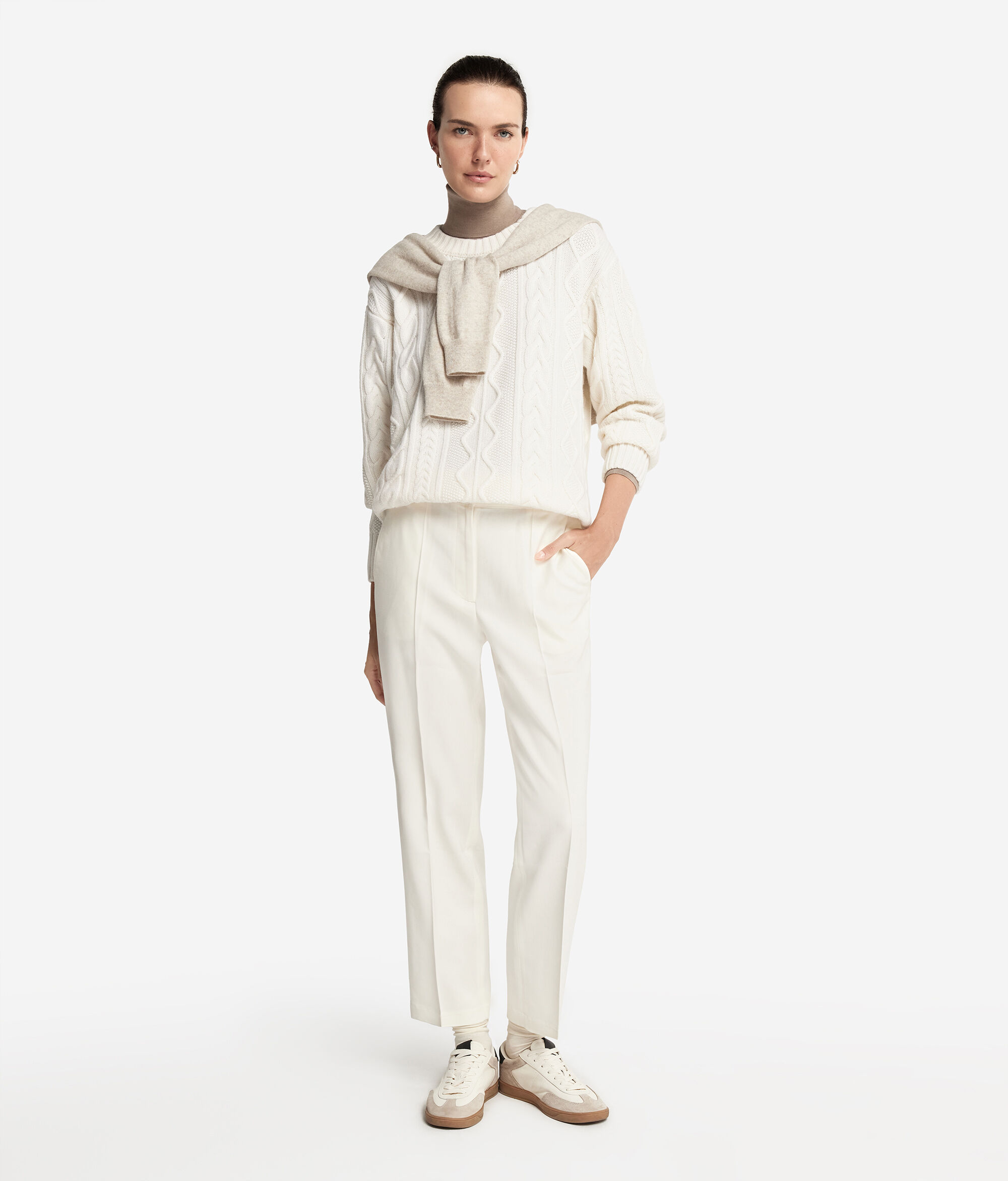 Sweter z okrągłym dekoltem i warkoczowym splotem z kaszmiru Ultrasoft