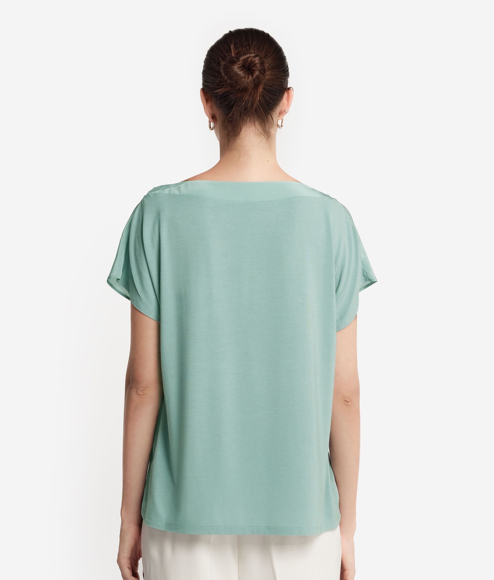 T-shirt Scollo Barchetta in Seta e Modal