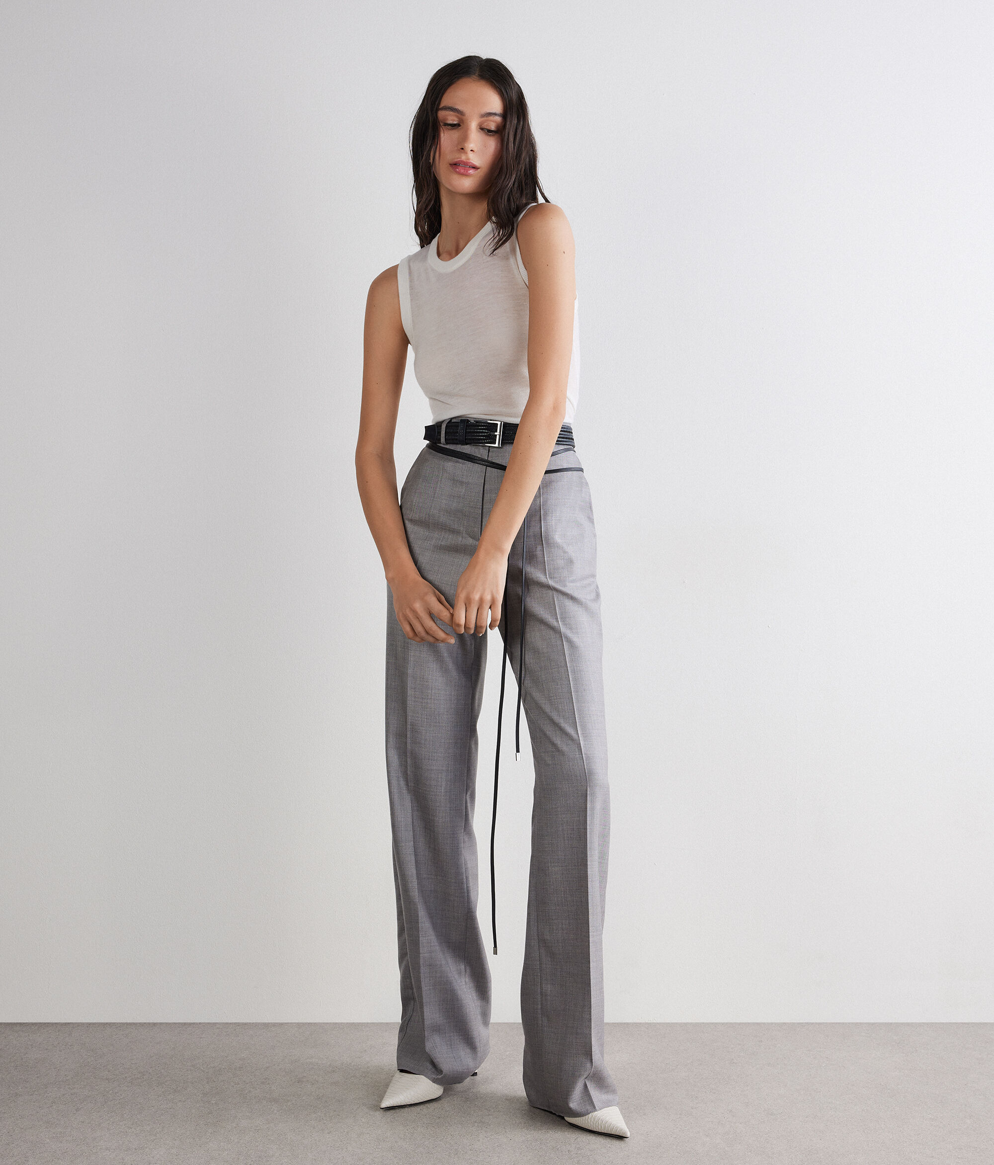 Basic Airfine Cashmere sleeveless top