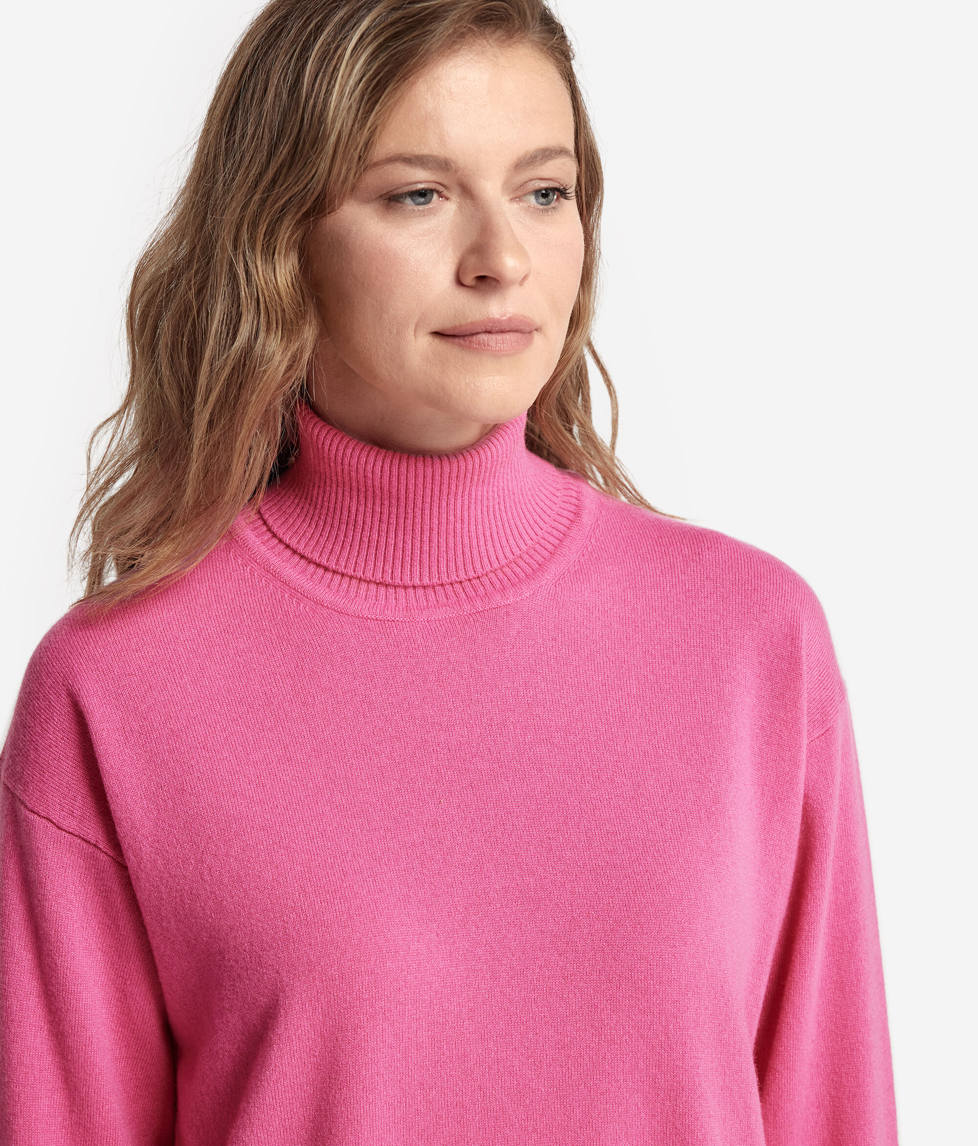 Rollkragenpullover aus Kaschmir Ultrasoft mit Schlitzen